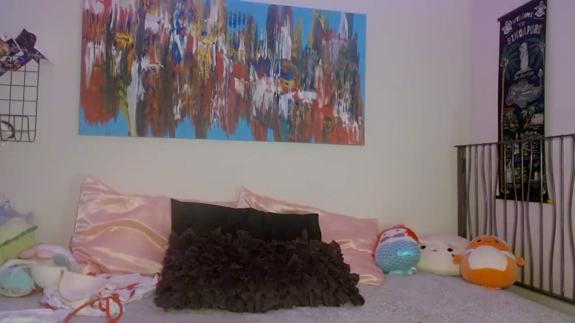 Gallery image thumbnail from scarmoonxxx's myfreecams stream on, 08/18/2024, 09:17 image 18 of 20