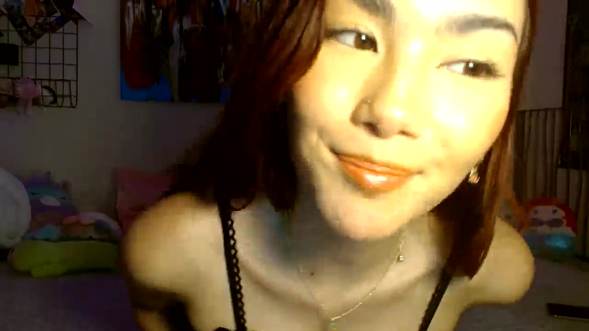 Gallery image thumbnail from scarmoonxxx's myfreecams stream on, 08/25/2024, 09:02 image 6 of 20
