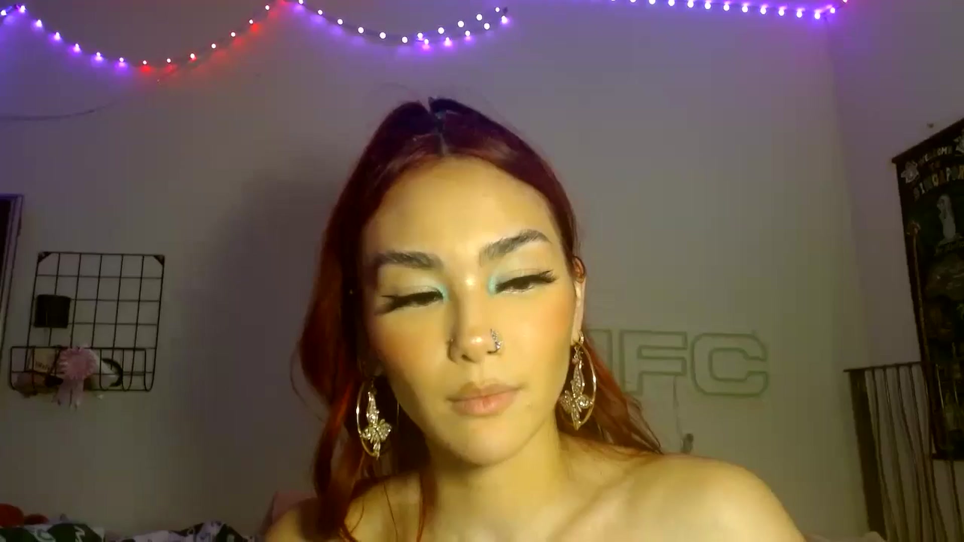 Gallery image thumbnail from scarmoonxxx's myfreecams stream on, 11/11/2024, 07:33 image 1 of 20