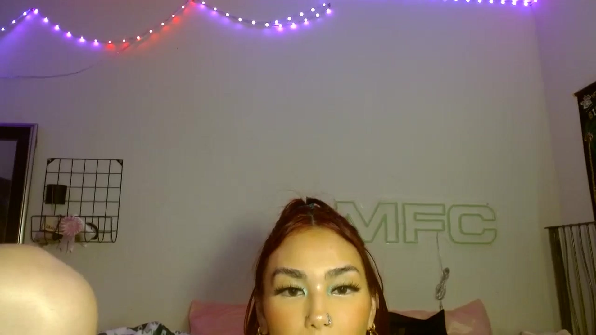 Gallery image thumbnail from scarmoonxxx's myfreecams stream on, 11/11/2024, 07:33 image 4 of 20