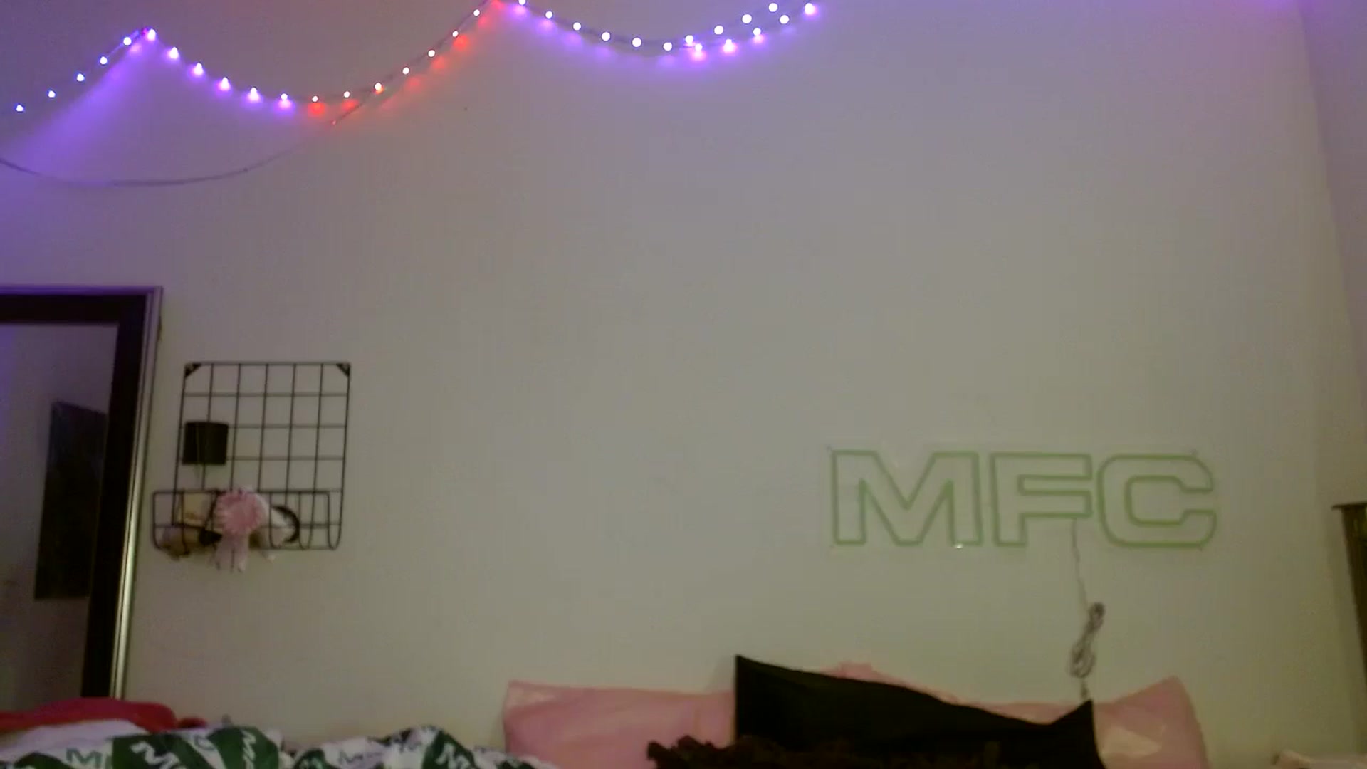 Gallery image thumbnail from scarmoonxxx's myfreecams stream on, 11/11/2024, 07:33 image 7 of 20