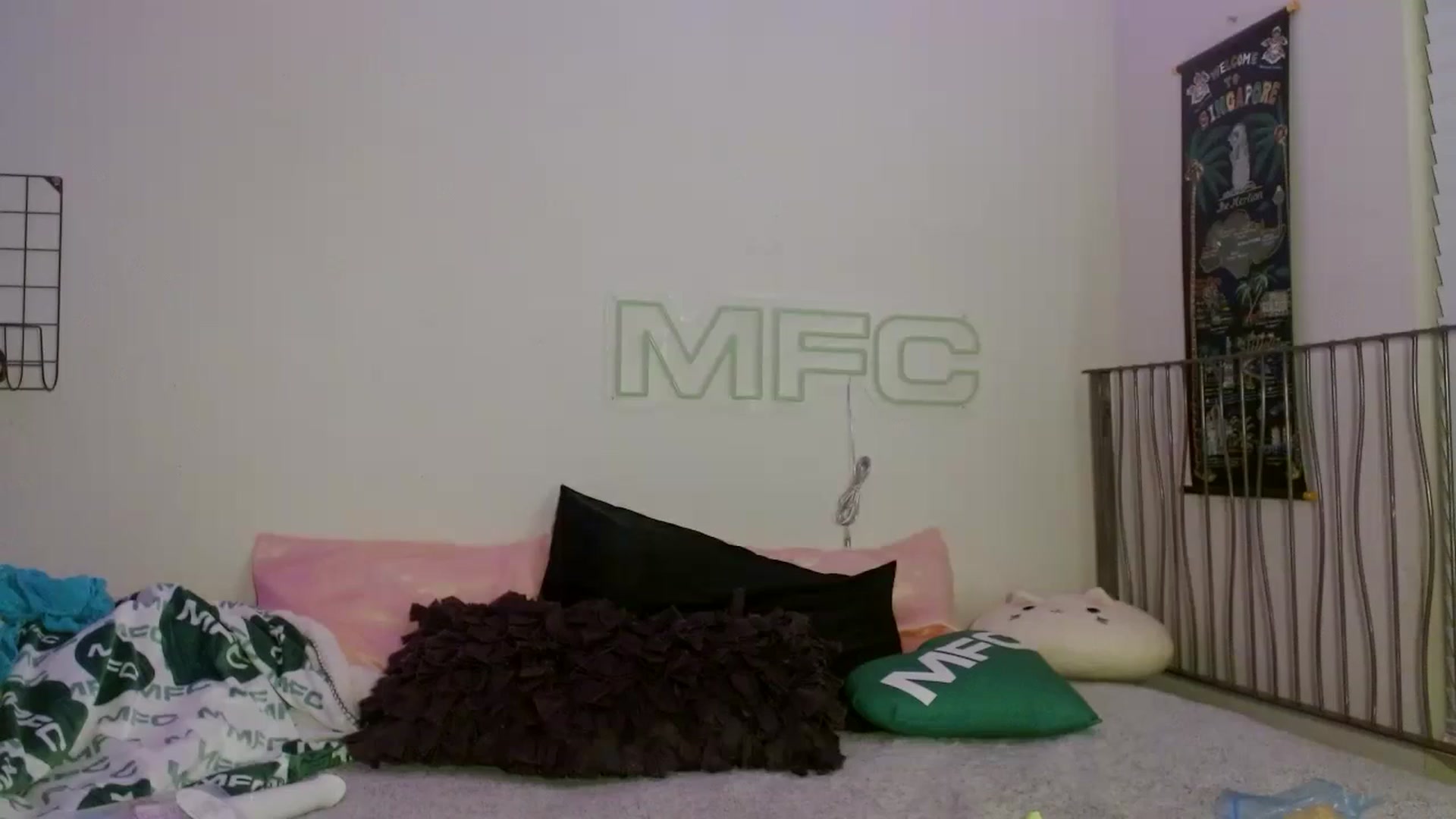 Gallery image thumbnail from scarmoonxxx's myfreecams stream on, 11/11/2024, 10:15 image 14 of 20