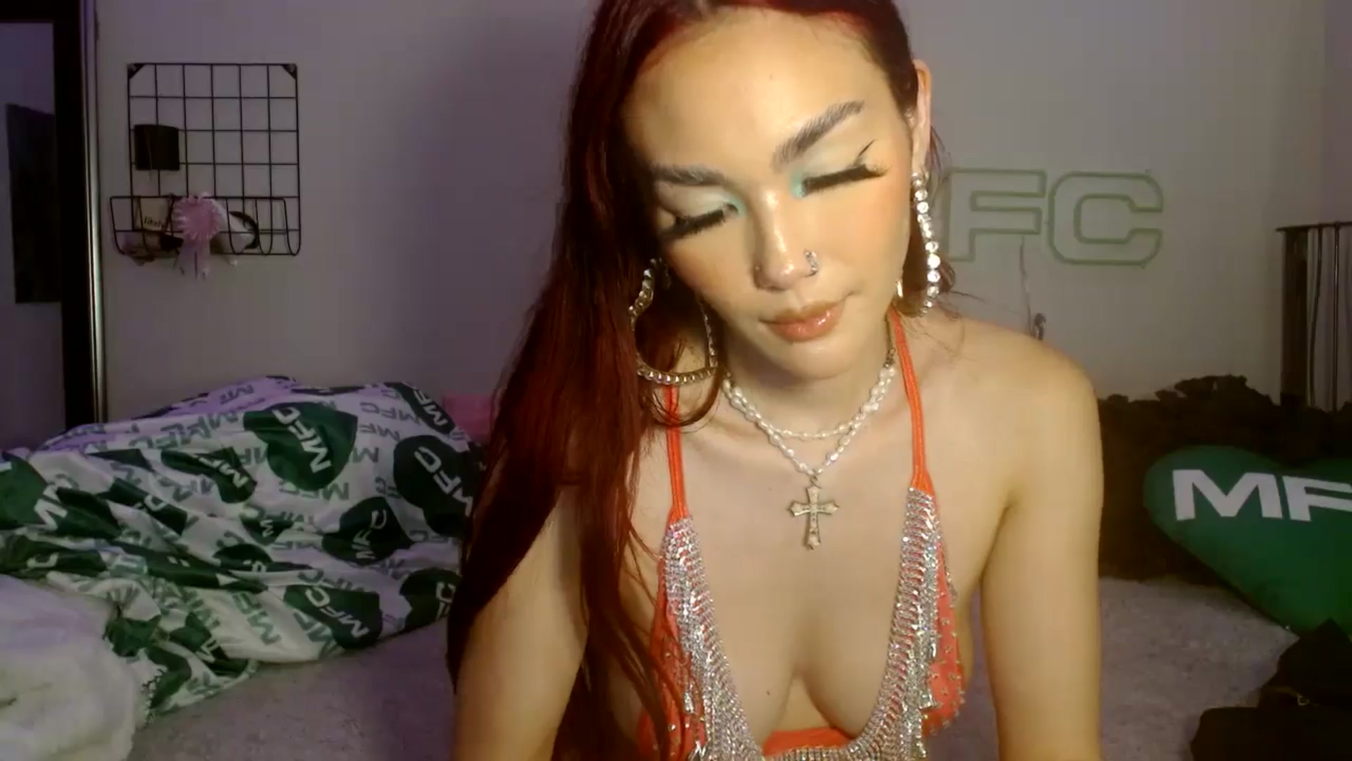 Gallery image thumbnail from scarmoonxxx's myfreecams stream on, 11/15/2024, 23:11 image 7 of 20