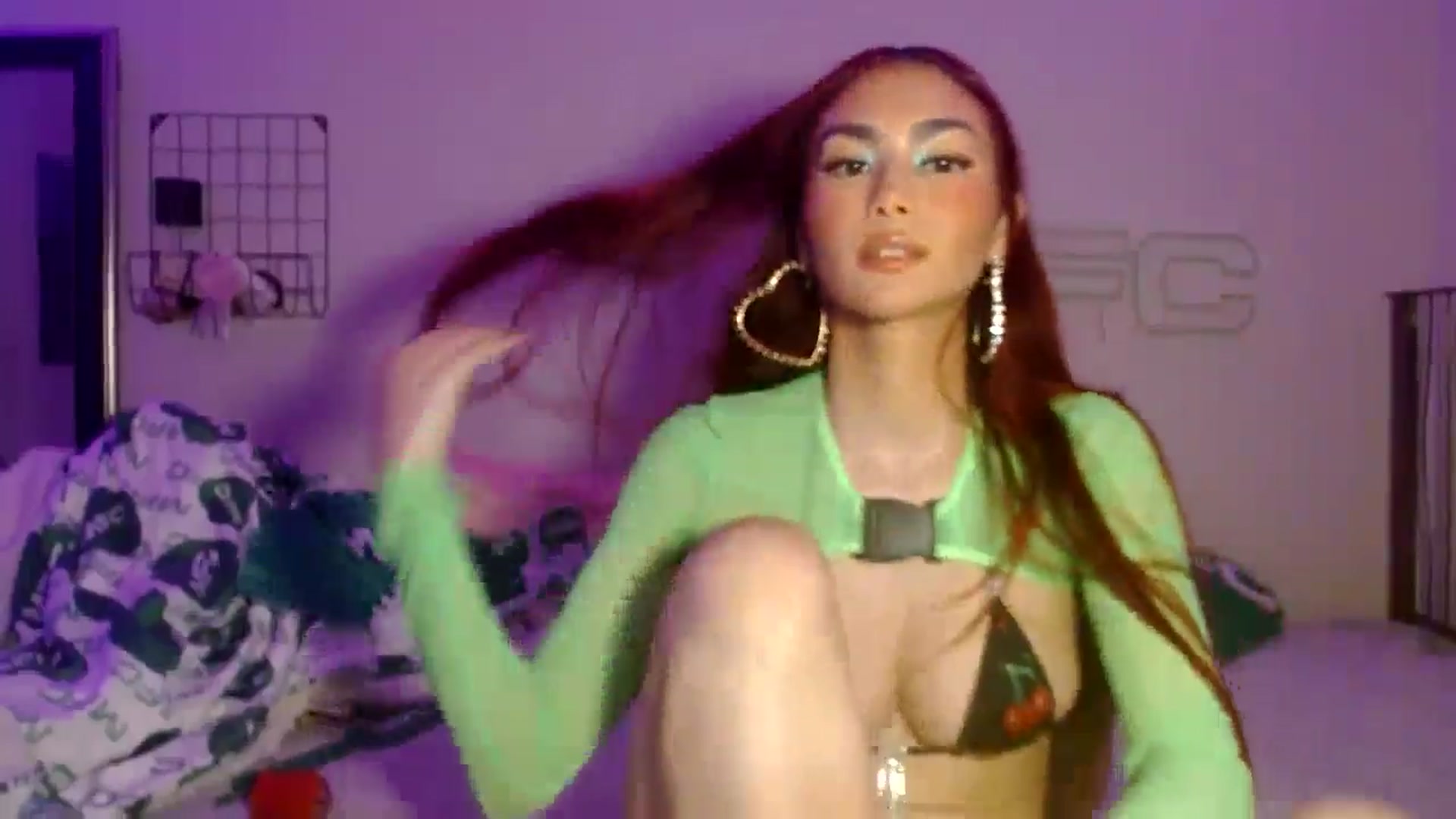 Gallery image thumbnail from scarmoonxxx's myfreecams stream on, 12/01/2024, 08:39 image 9 of 20