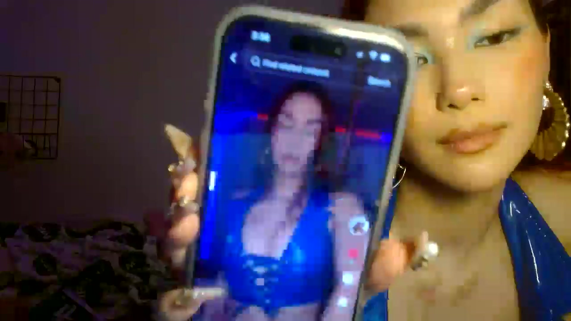 Gallery image thumbnail from scarmoonxxx's myfreecams stream on, 01/10/2025, 11:12 image 10 of 20