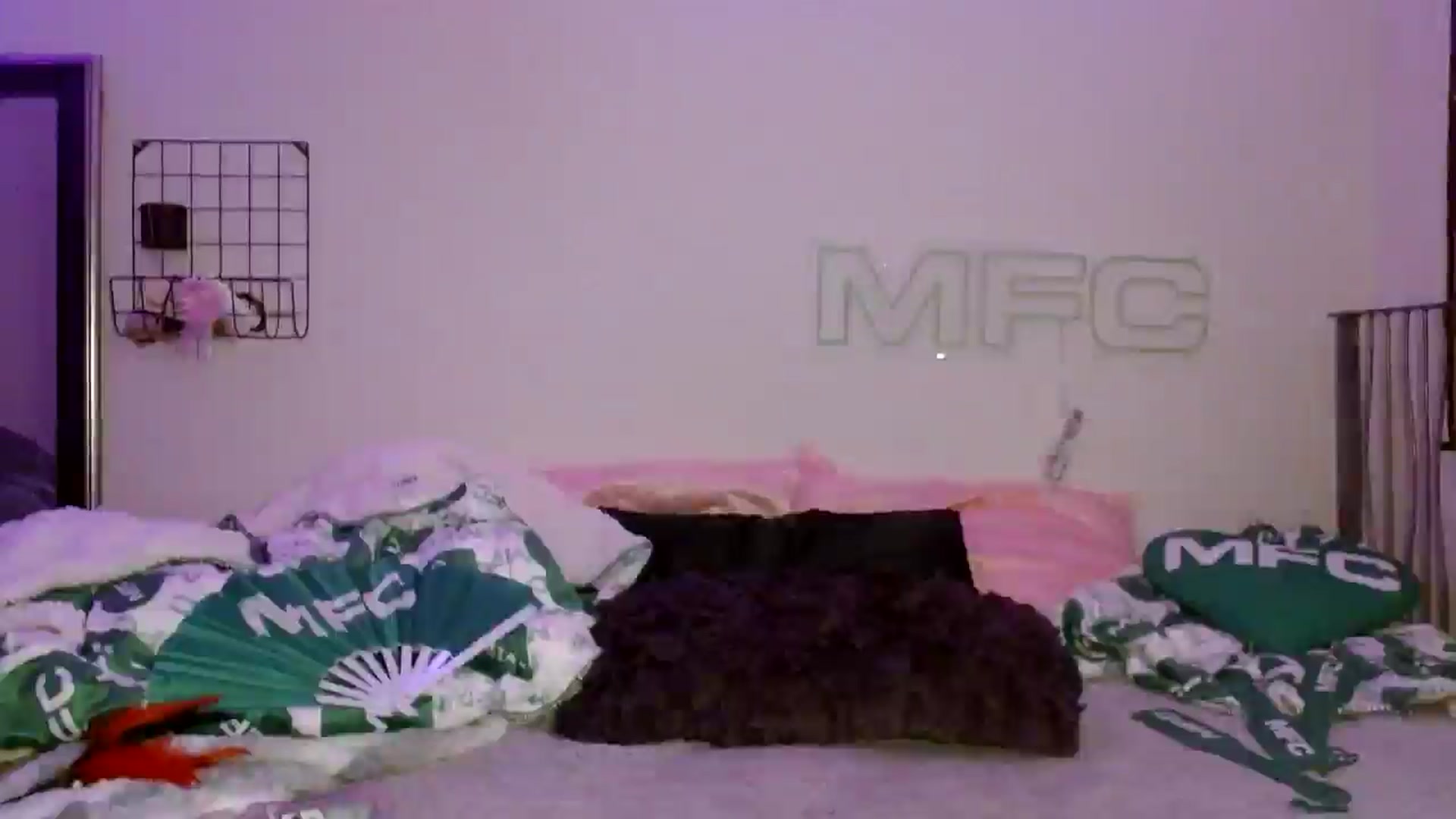 Gallery image thumbnail from scarmoonxxx's myfreecams stream on, 03/09/2025, 24:44 image 10 of 20