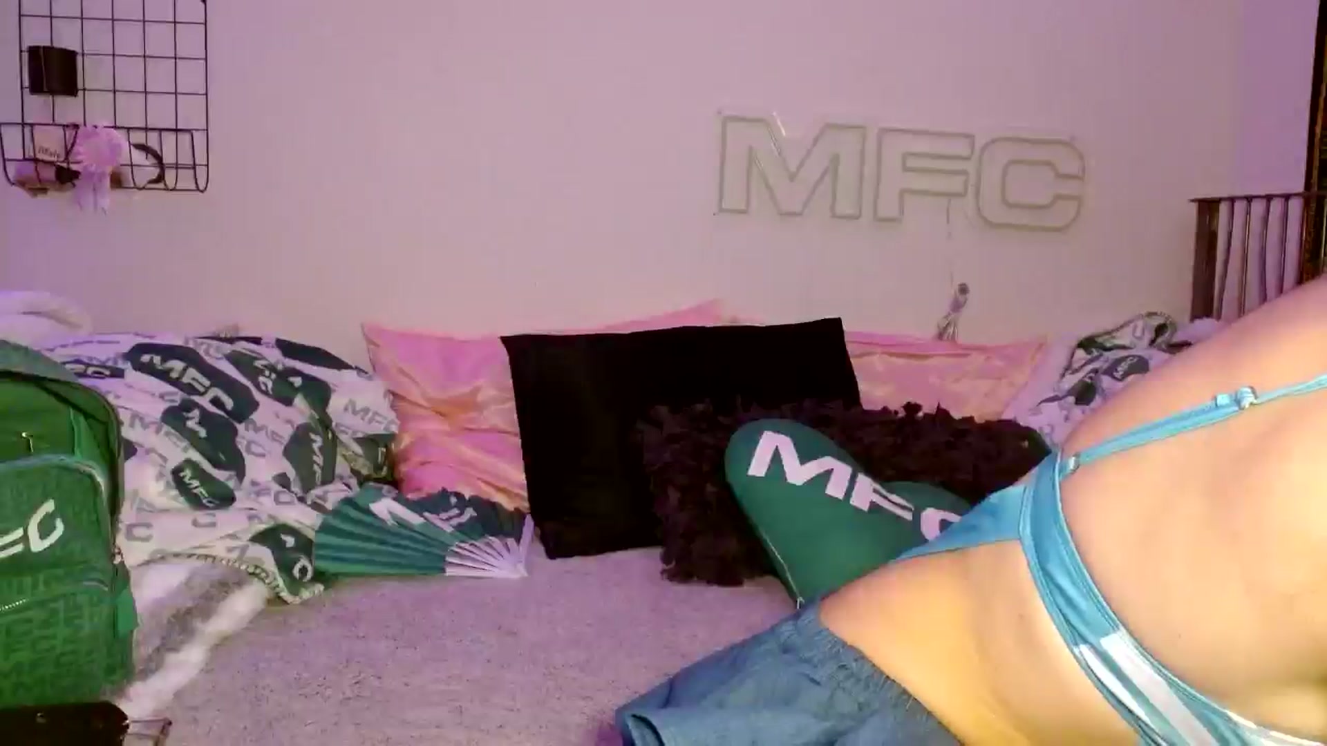 Gallery image thumbnail from scarmoonxxx's myfreecams stream on, 04/30/2025, 04:48 image 18 of 20
