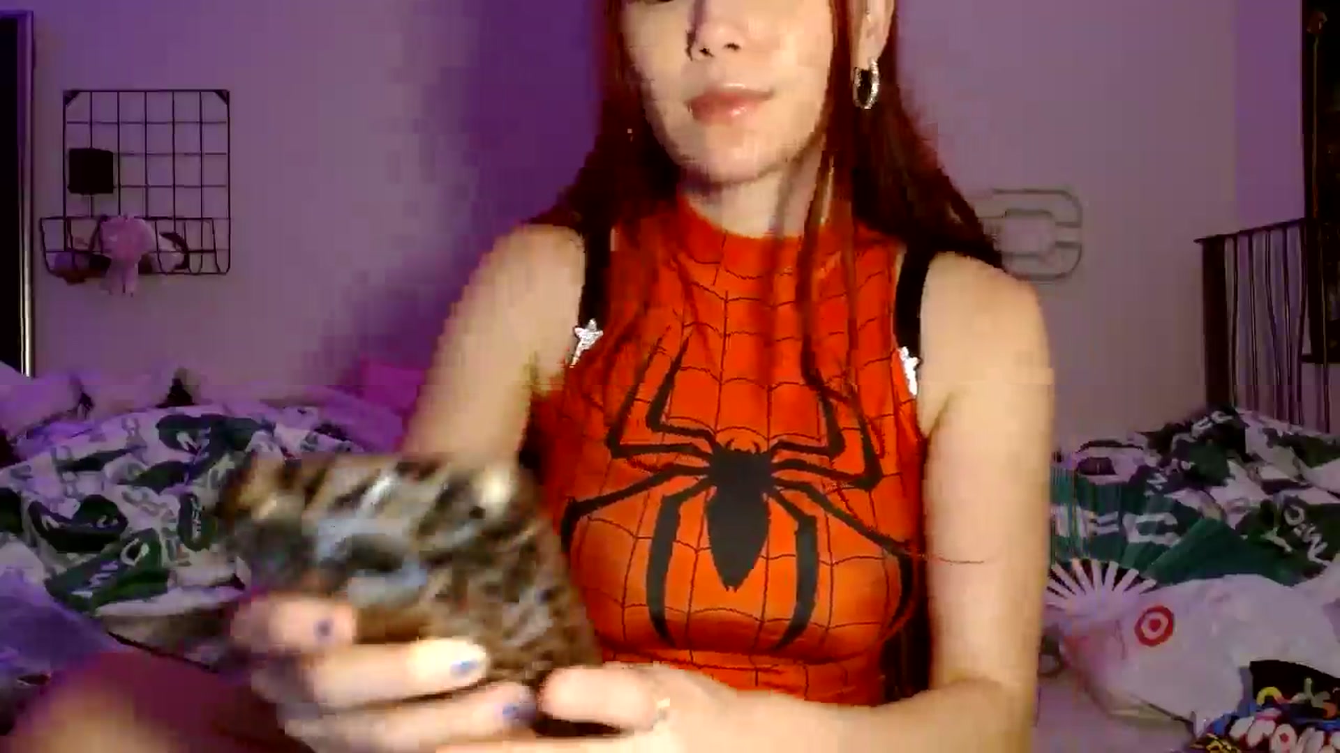 Gallery image thumbnail from scarmoonxxx's myfreecams stream on, 05/15/2025, 07:01 image 14 of 20