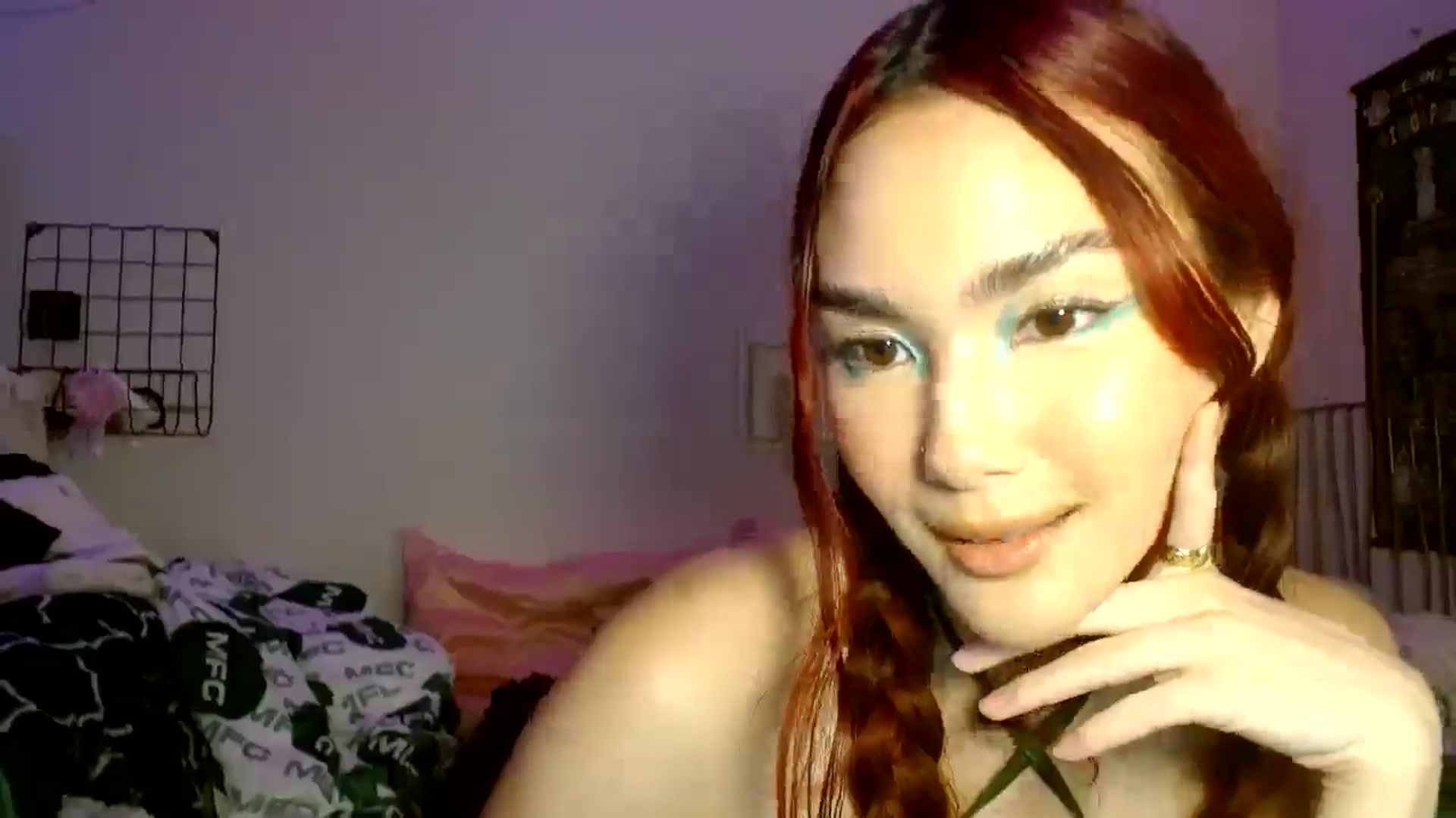 Gallery image thumbnail from scarmoonxxx's myfreecams stream on, 06/11/2025, 05:05 image 19 of 20