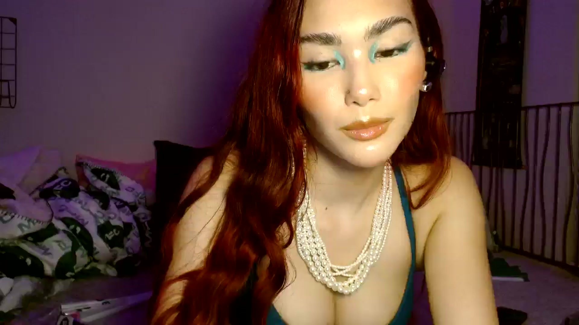 Gallery image thumbnail from scarmoonxxx's myfreecams stream on, 06/14/2025, 06:45 image 10 of 20