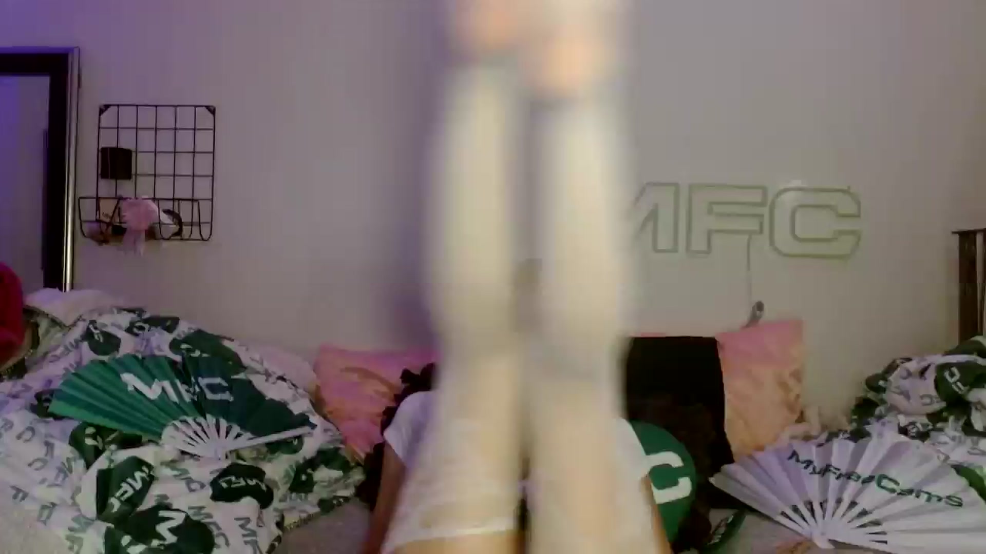 Gallery image thumbnail from scarmoonxxx's myfreecams stream on, 06/15/2025, 03:35 image 6 of 20