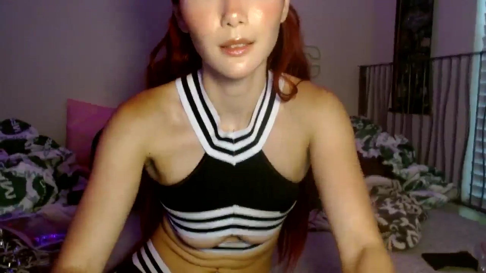 Gallery image thumbnail from scarmoonxxx's myfreecams stream on, 06/27/2025, 23:33 image 16 of 20