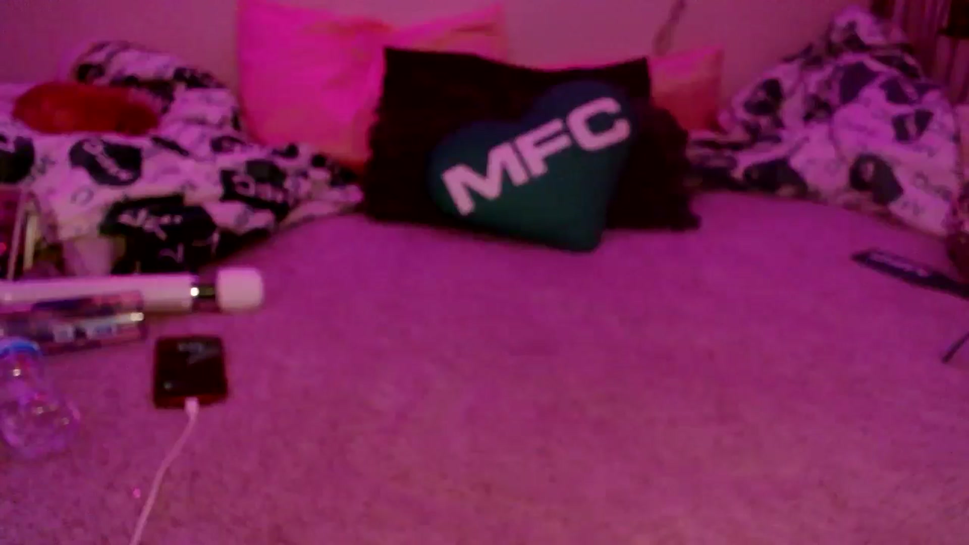 Gallery image thumbnail from scarmoonxxx's myfreecams stream on, 06/28/2025, 08:38 image 18 of 20