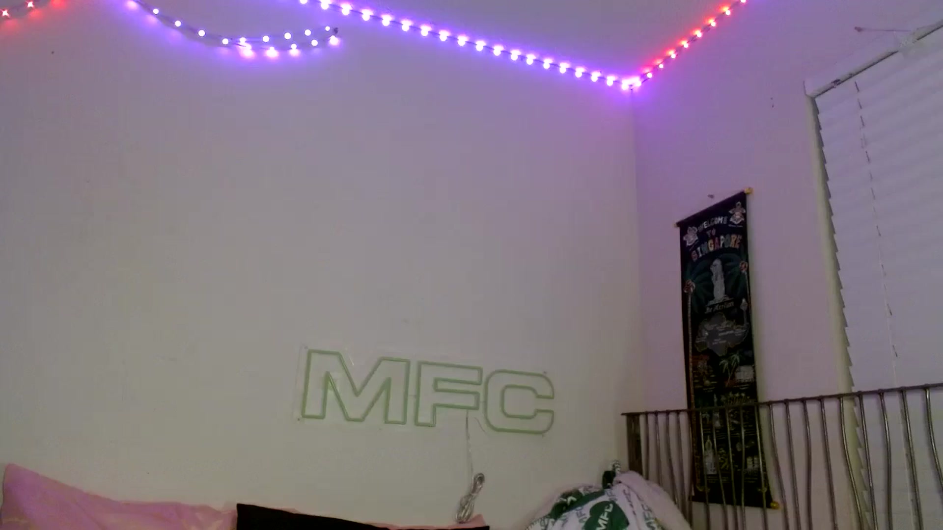 Gallery image thumbnail from scarmoonxxx's myfreecams stream on, 07/15/2025, 07:32 image 1 of 20