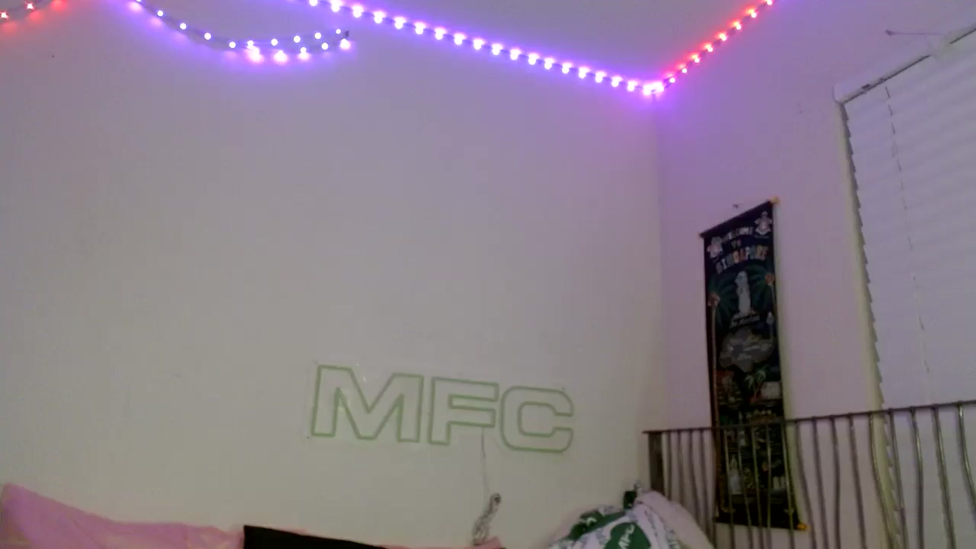 Gallery image thumbnail from scarmoonxxx's myfreecams stream on, 07/15/2025, 07:32 image 2 of 20