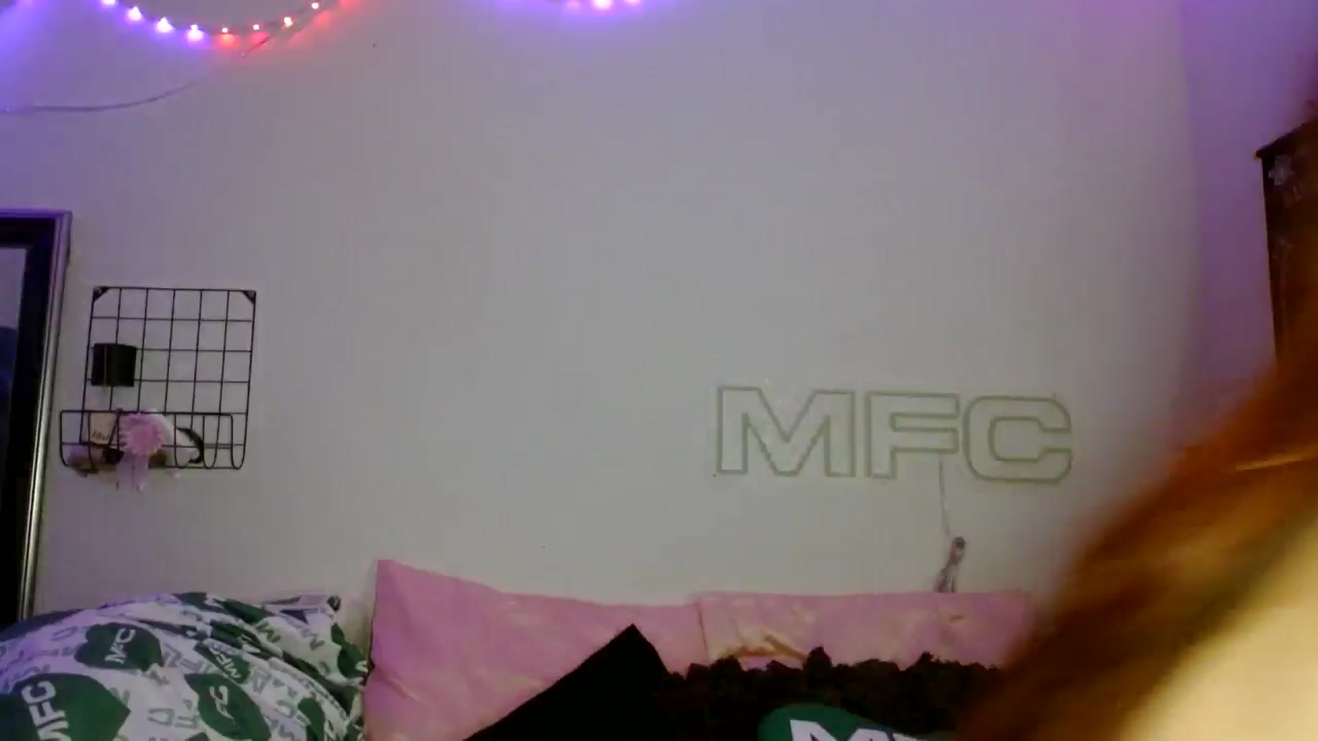 Gallery image thumbnail from scarmoonxxx's myfreecams stream on, 07/30/2025, 09:18 image 17 of 20
