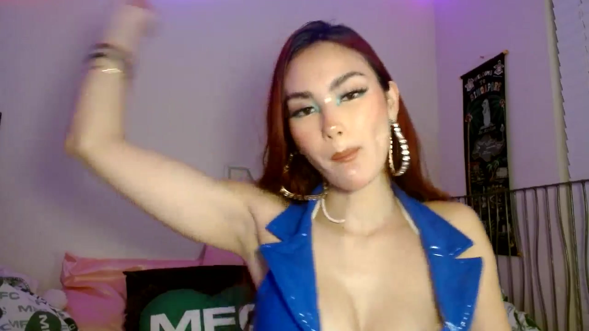 Gallery image thumbnail from scarmoonxxx's myfreecams stream on, 08/08/2025, 01:47 image 16 of 20
