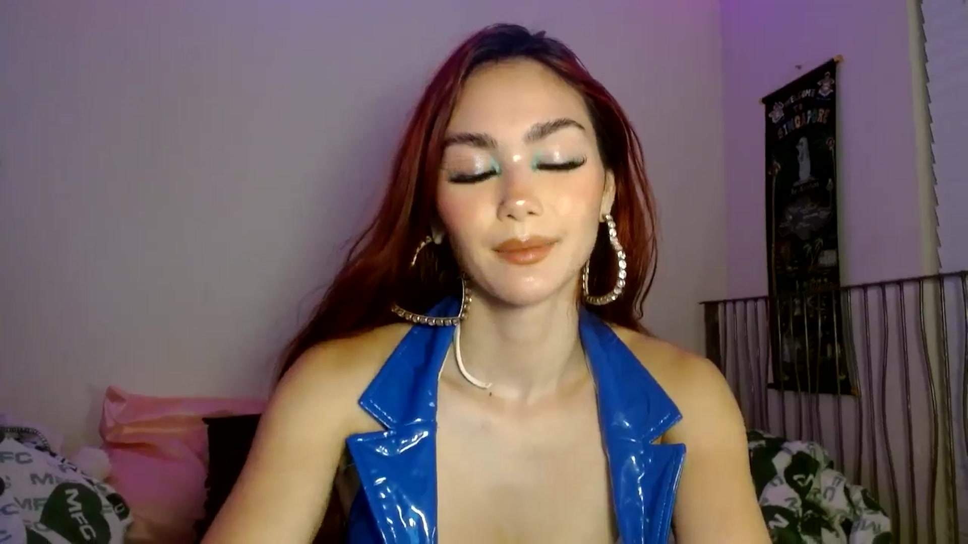 Gallery image thumbnail from scarmoonxxx's myfreecams stream on, 08/08/2025, 01:47 image 12 of 20