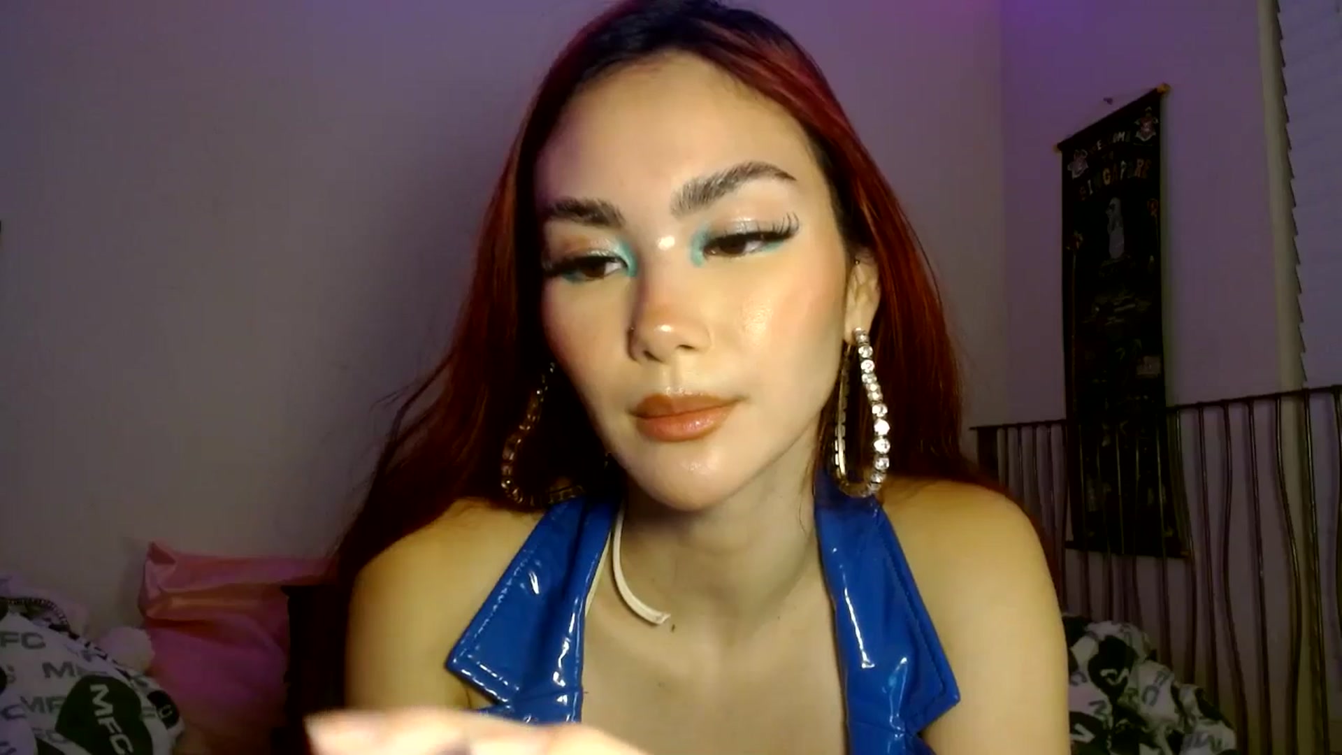 Gallery image thumbnail from scarmoonxxx's myfreecams stream on, 08/08/2025, 01:47 image 10 of 20