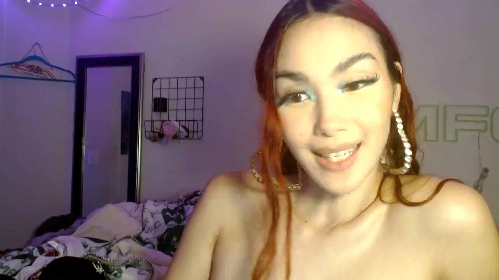 Gallery image thumbnail from scarmoonxxx's myfreecams stream on, 08/09/2025, 07:36 image 17 of 20