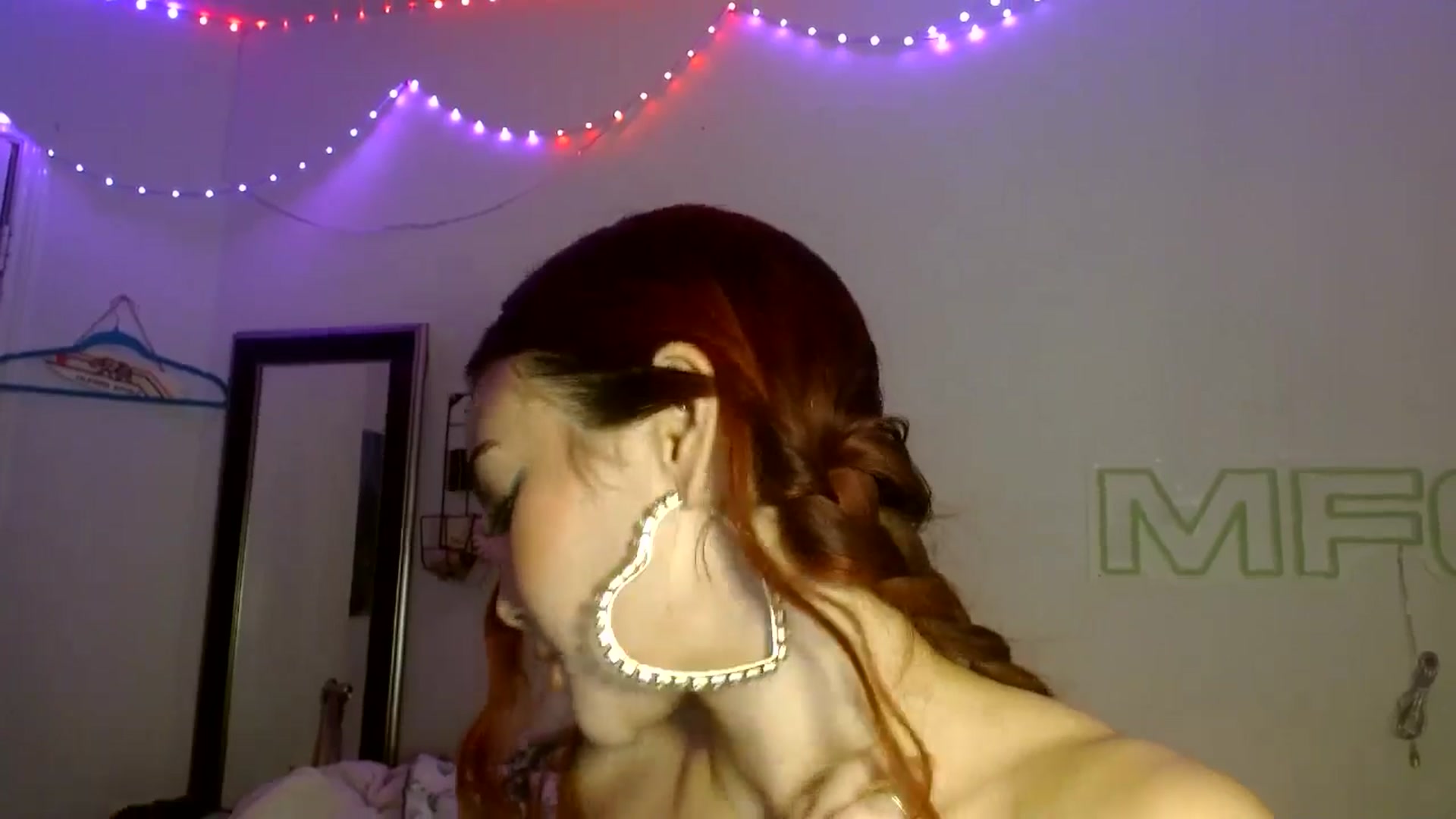 Gallery image thumbnail from scarmoonxxx's myfreecams stream on, 08/09/2025, 07:36 image 20 of 20