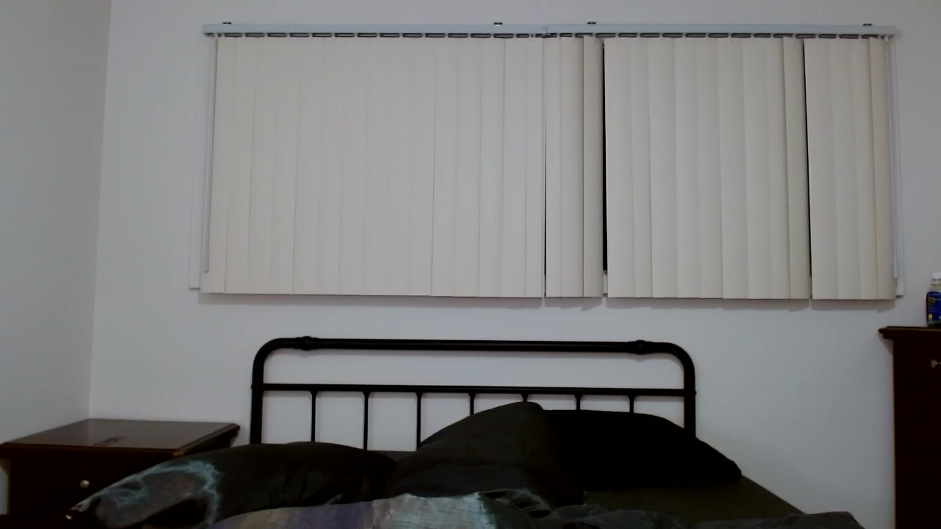 Gallery image thumbnail from scarmoonxxx's myfreecams stream on, 02/15/2026, 10:51 image 17 of 20