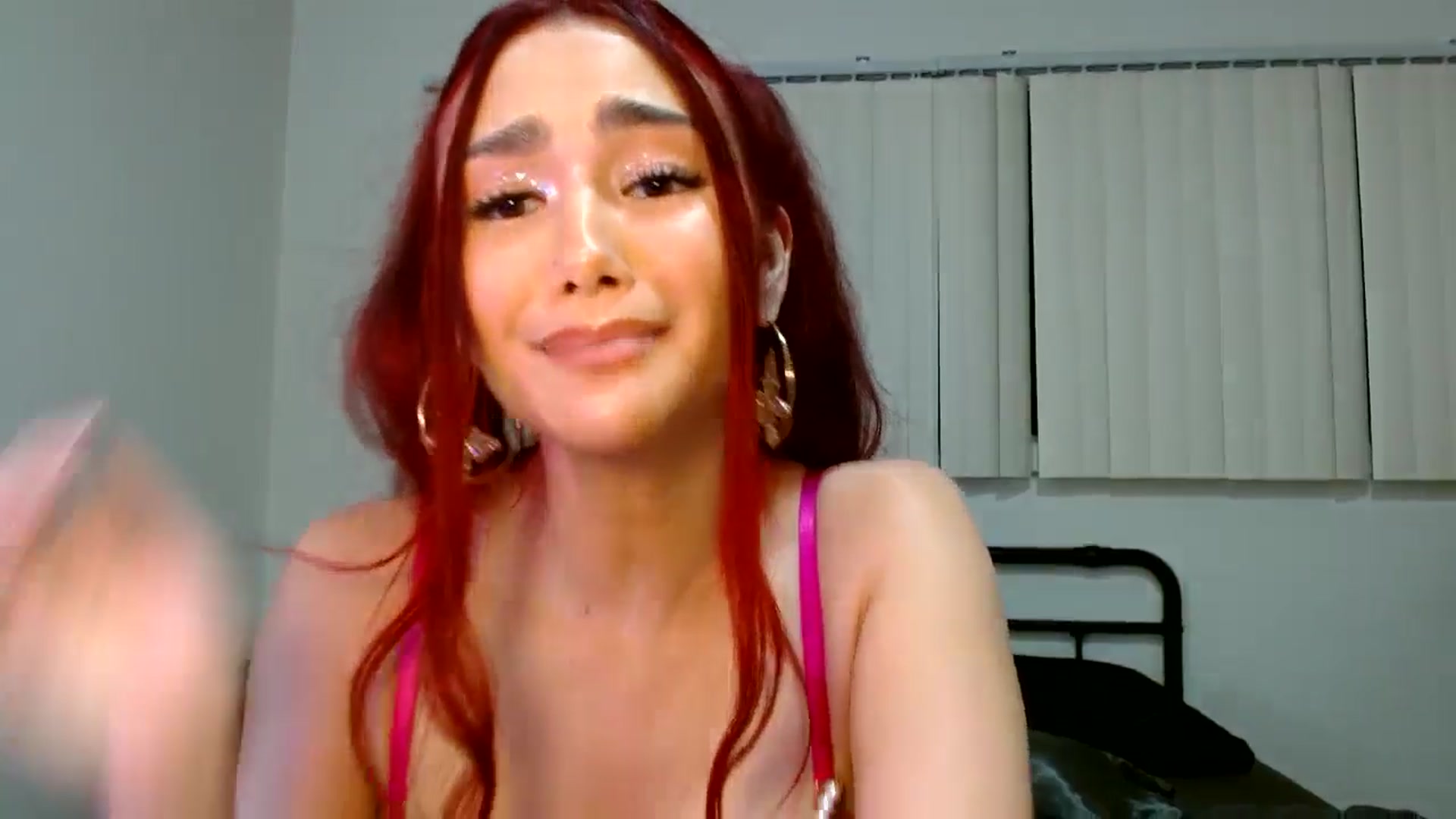 Gallery image thumbnail from scarmoonxxx's myfreecams stream on, 02/15/2026, 10:51 image 8 of 20