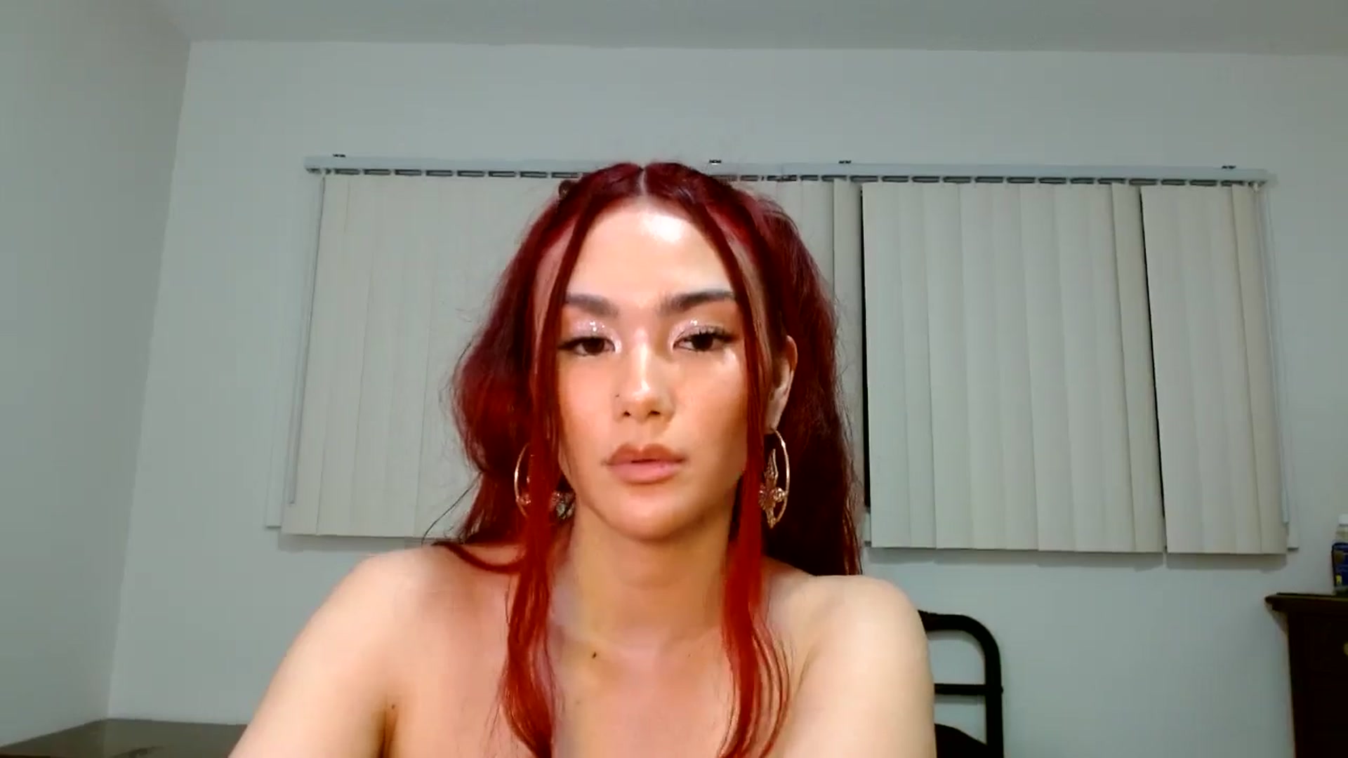 Gallery image thumbnail from scarmoonxxx's myfreecams stream on, 02/15/2026, 10:51 image 18 of 20