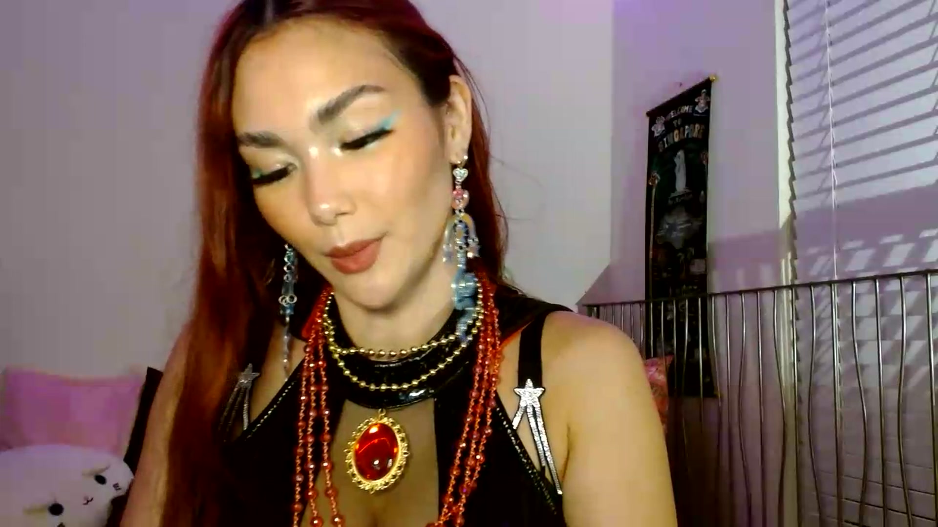 Gallery image thumbnail from scarmoonxxx's myfreecams stream on, 07/06/2026, 07:23 image 16 of 20