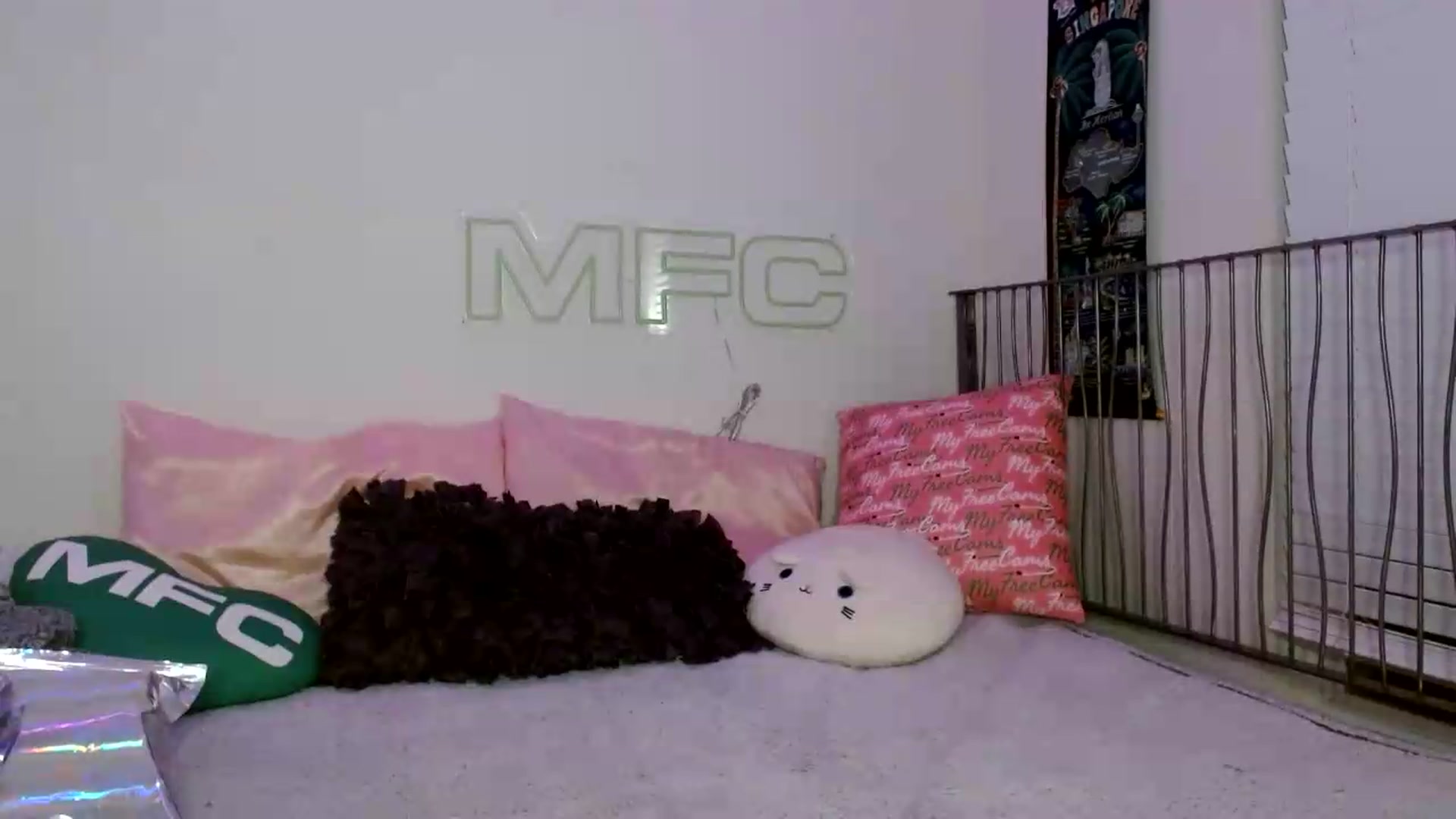 Gallery image thumbnail from scarmoonxxx's myfreecams stream on, 07/08/2026, 07:30 image 16 of 20