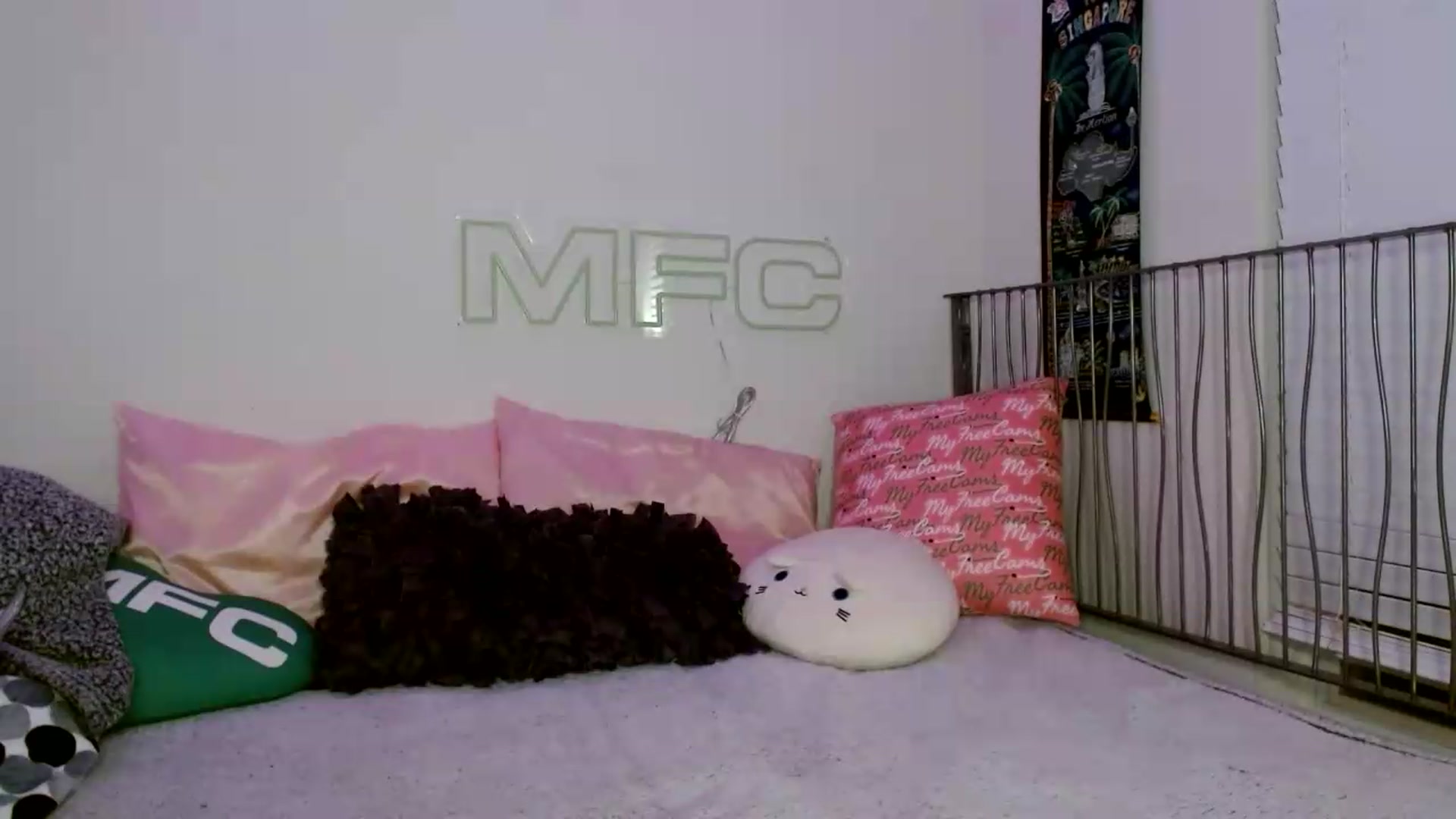 Gallery image thumbnail from scarmoonxxx's myfreecams stream on, 07/08/2026, 07:30 image 17 of 20