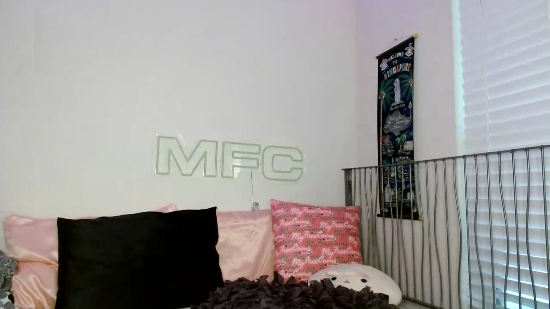 Gallery image thumbnail from scarmoonxxx's myfreecams stream on, 07/13/2026, 24:00 image 6 of 20