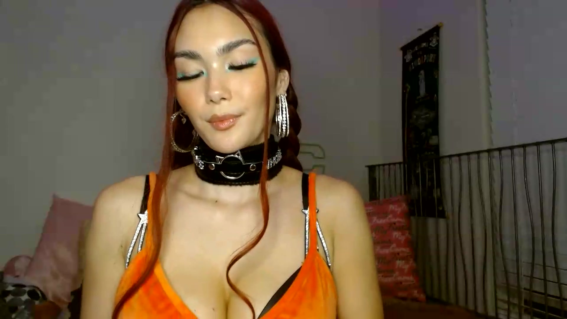 Gallery image thumbnail from scarmoonxxx's myfreecams stream on, 07/14/2026, 05:44 image 15 of 20