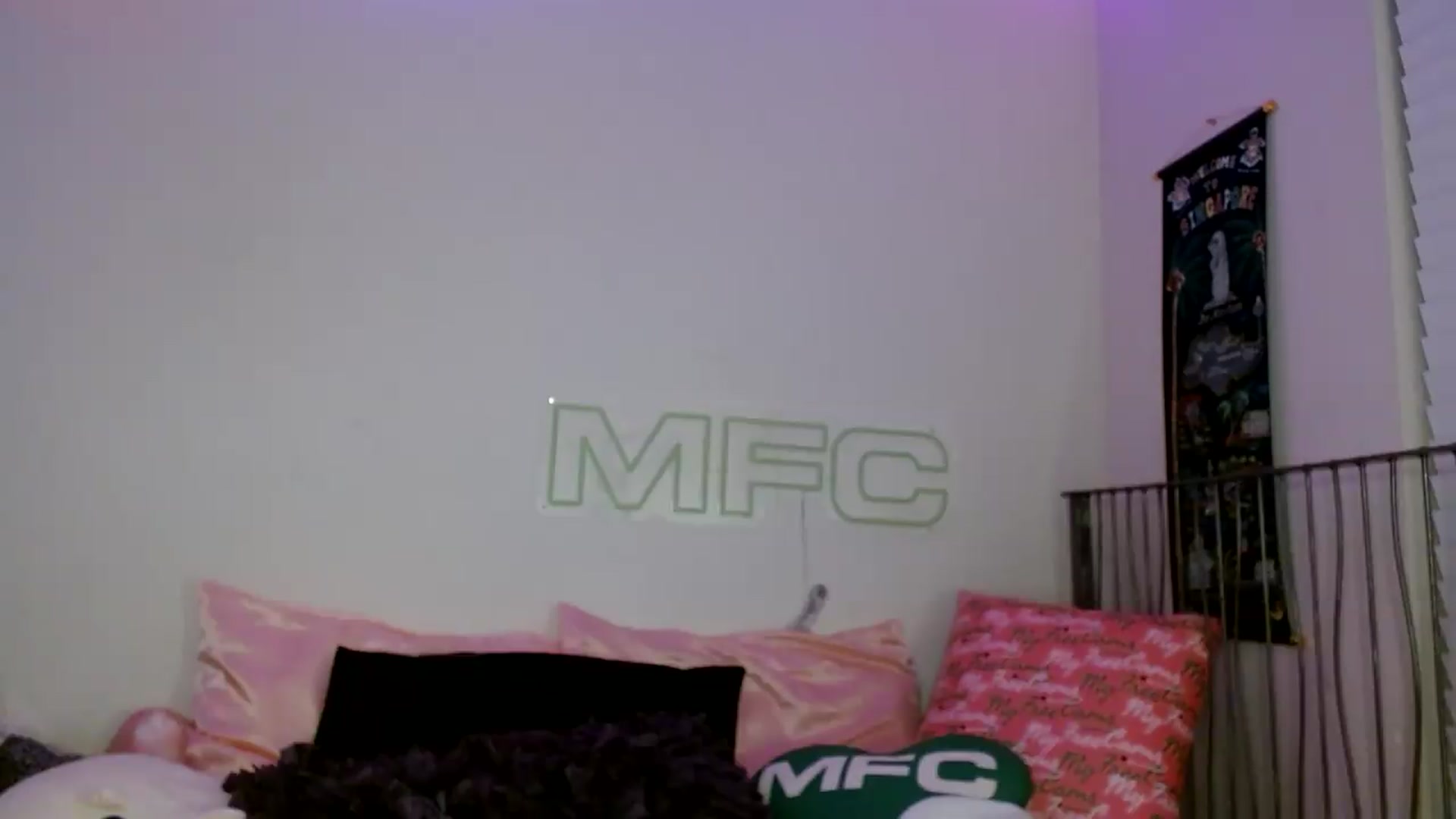 Gallery image thumbnail from scarmoonxxx's myfreecams stream on, 07/15/2026, 10:11 image 2 of 20