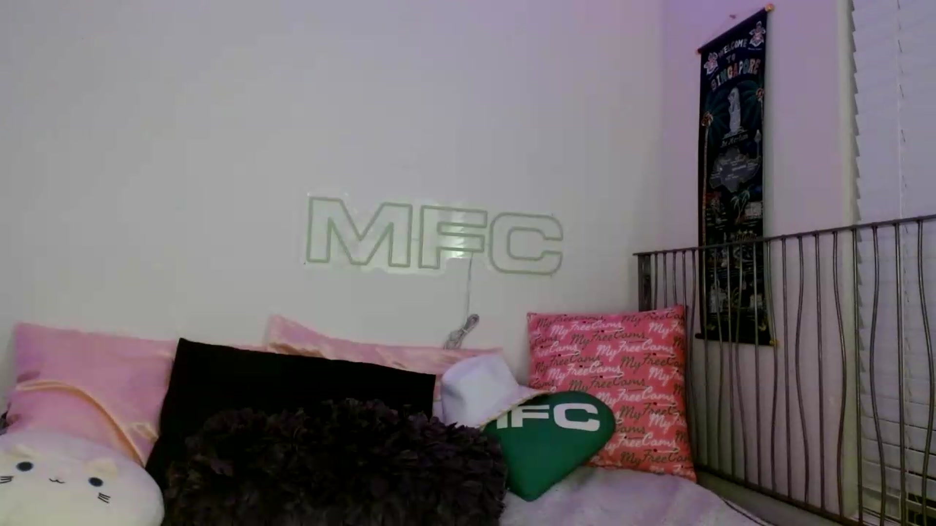 Gallery image thumbnail from scarmoonxxx's myfreecams stream on, 07/16/2026, 07:52 image 10 of 20
