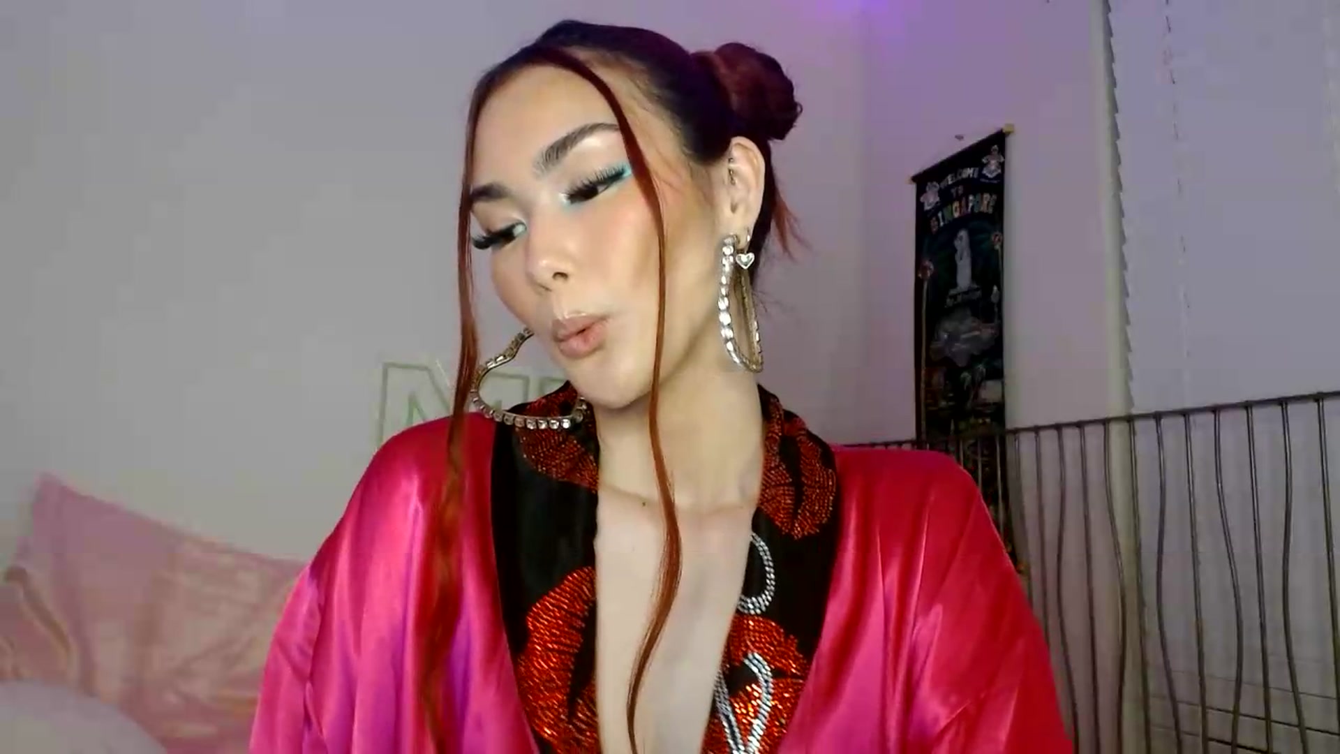 Gallery image thumbnail from scarmoonxxx's myfreecams stream on, 07/17/2026, 08:37 image 14 of 20