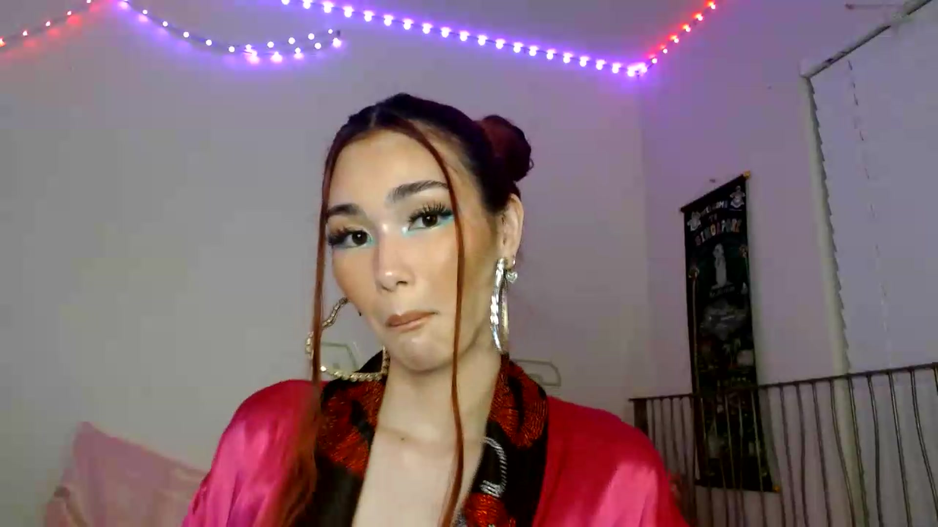 Gallery image thumbnail from scarmoonxxx's myfreecams stream on, 07/17/2026, 08:37 image 4 of 20