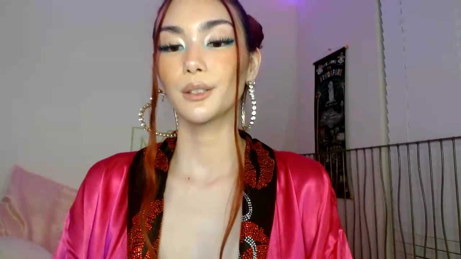 Gallery image thumbnail from scarmoonxxx's myfreecams stream on, 07/17/2026, 08:37 image 15 of 20