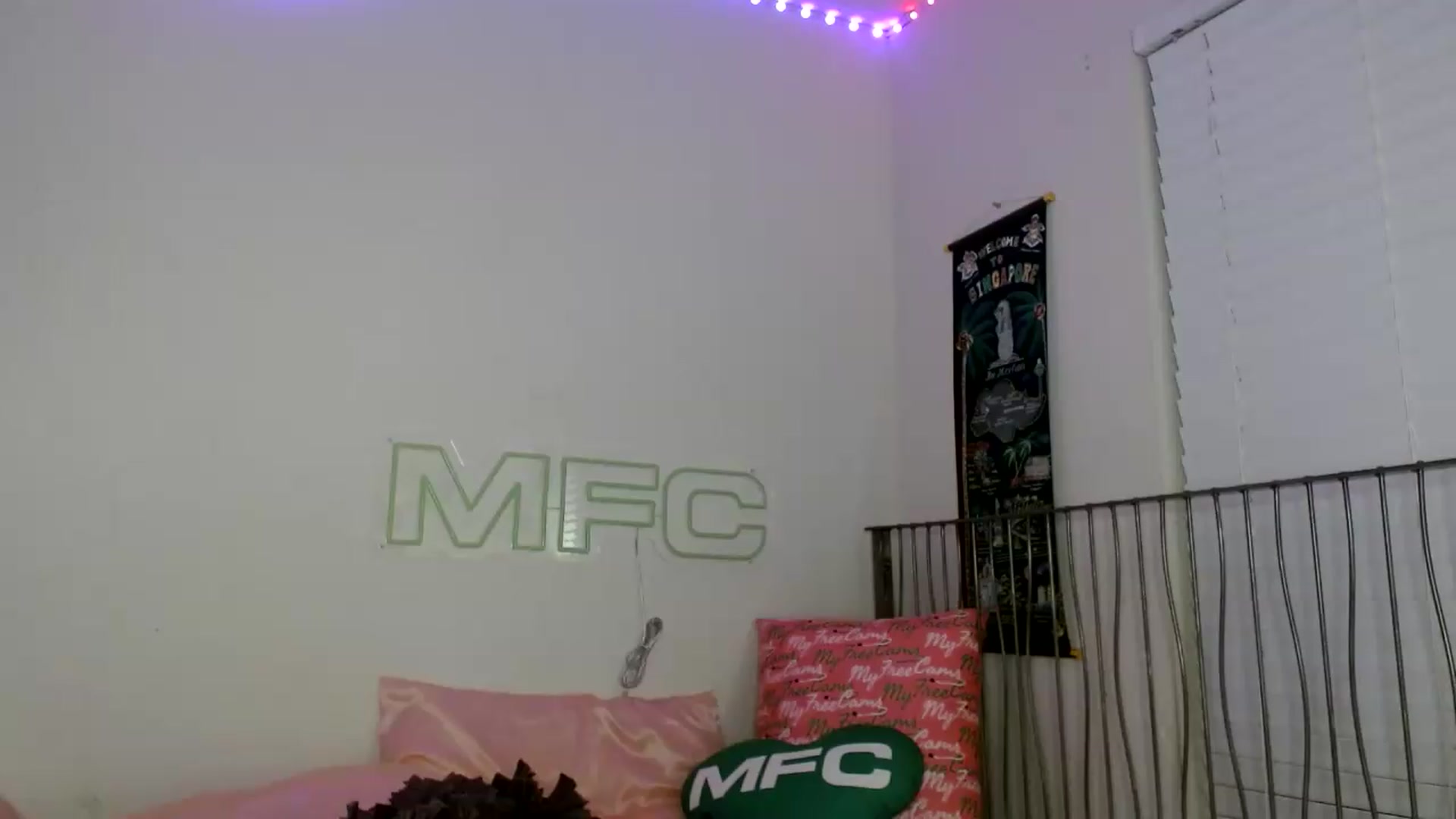 Gallery image thumbnail from scarmoonxxx's myfreecams stream on, 07/18/2026, 09:27 image 11 of 20