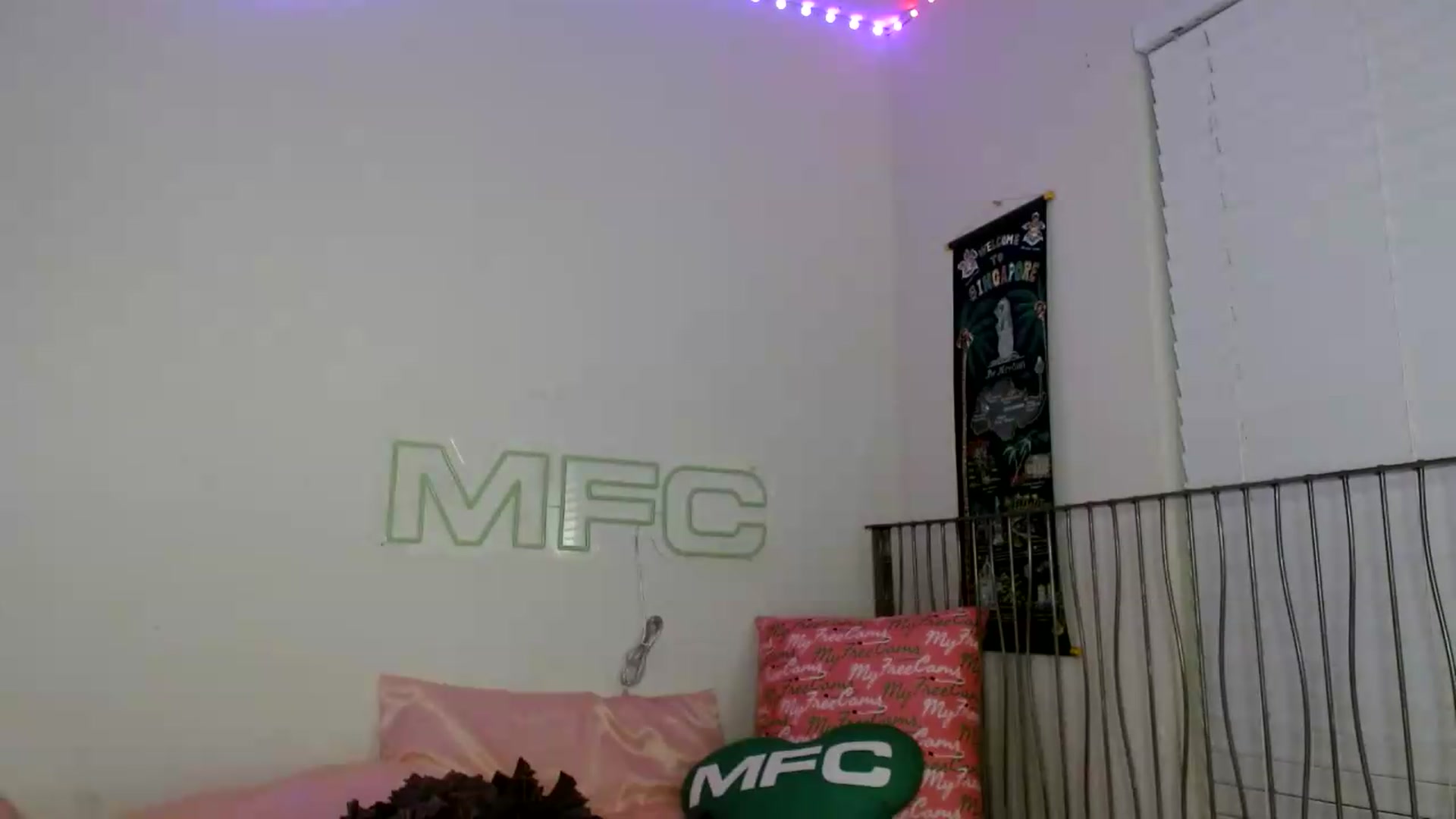 Gallery image thumbnail from scarmoonxxx's myfreecams stream on, 07/18/2026, 09:27 image 9 of 20