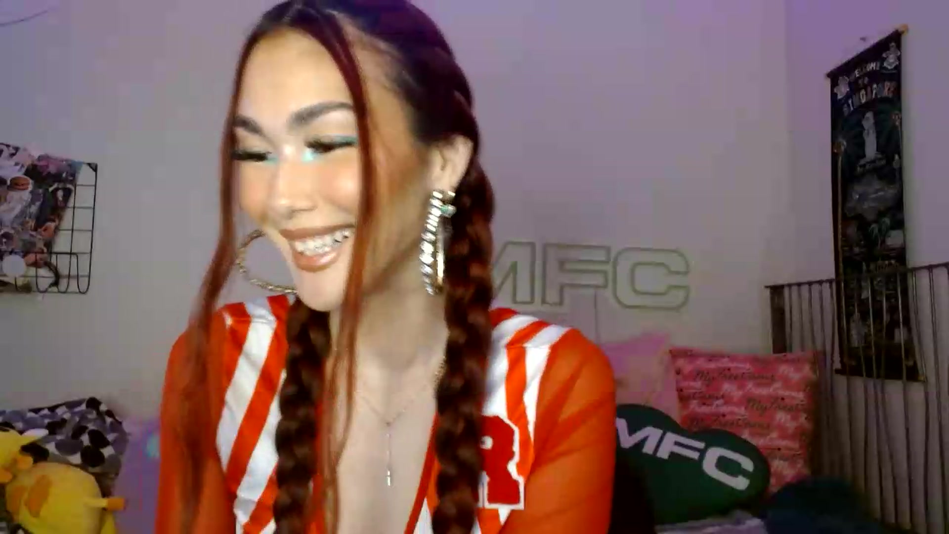 Gallery image thumbnail from scarmoonxxx's myfreecams stream on, 07/19/2026, 08:37 image 11 of 20
