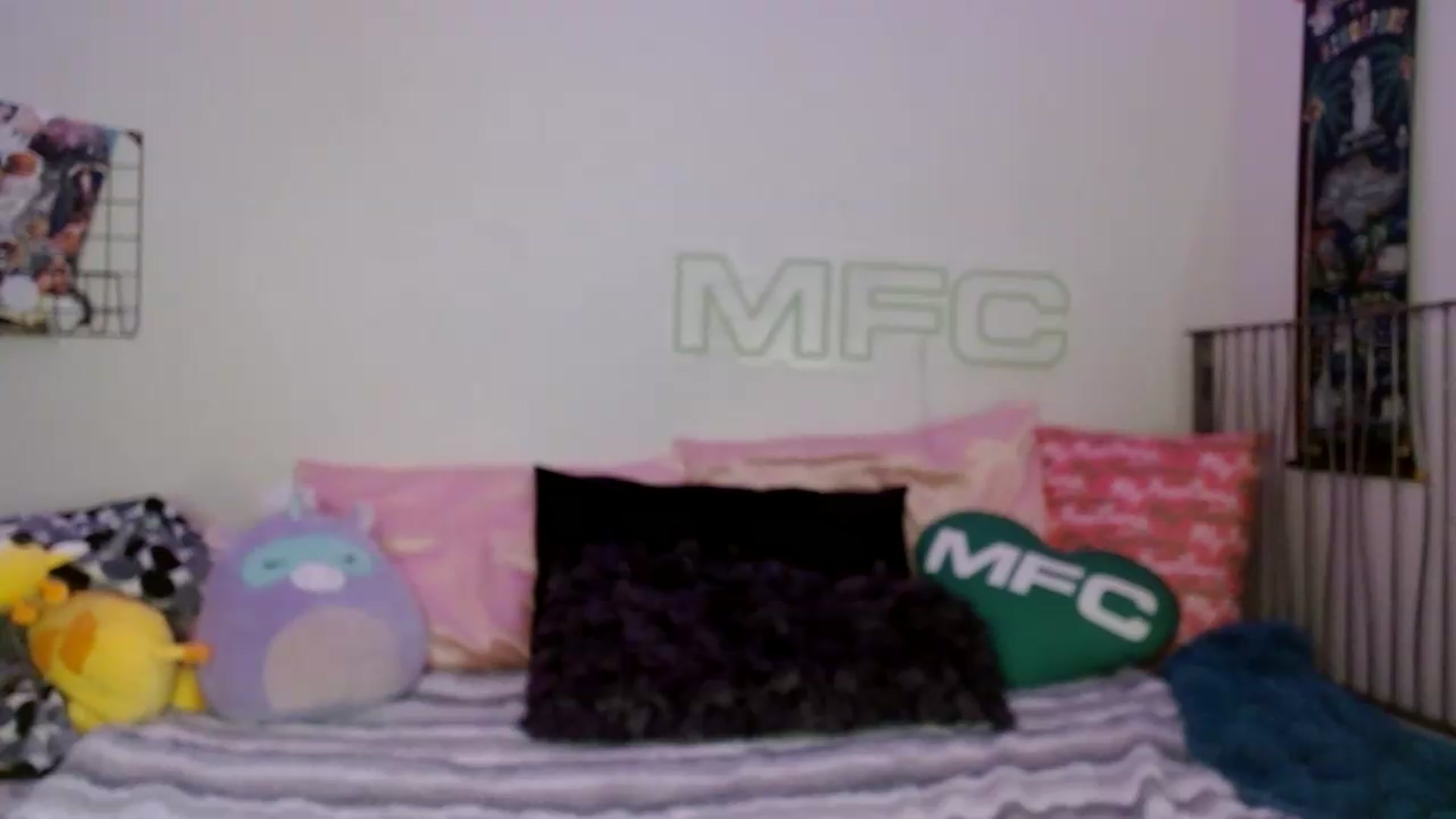 Gallery image thumbnail from scarmoonxxx's myfreecams stream on, 07/19/2026, 08:37 image 14 of 20