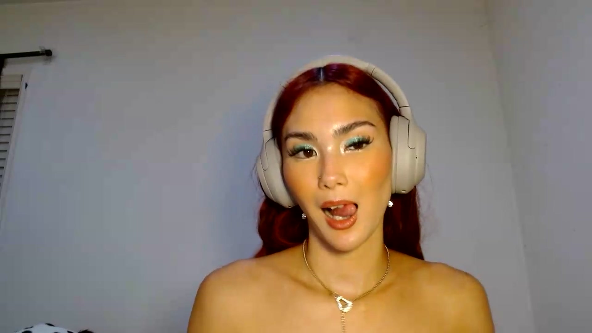 Gallery image thumbnail from scarmoonxxx's myfreecams stream on, 08/09/2026, 09:59 image 20 of 20