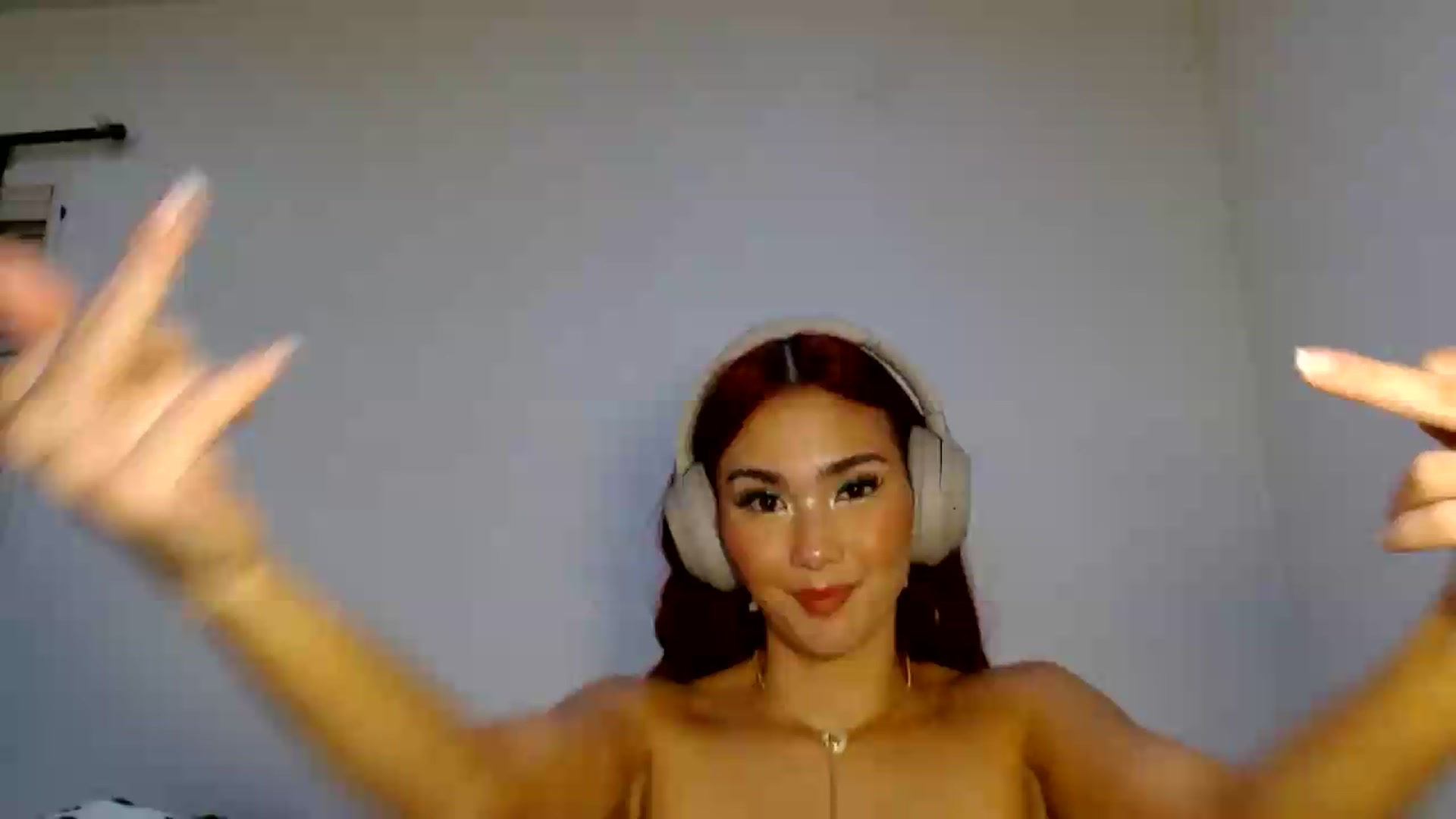 Gallery image thumbnail from scarmoonxxx's myfreecams stream on, 08/09/2026, 09:59 image 8 of 20