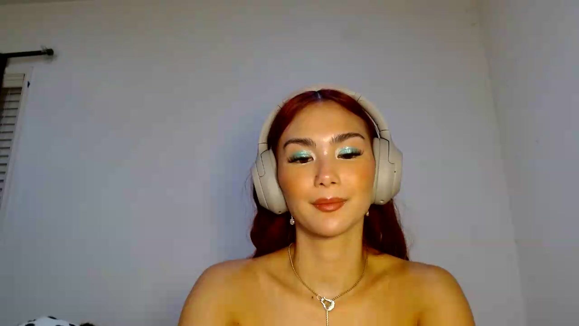 Gallery image thumbnail from scarmoonxxx's myfreecams stream on, 08/09/2026, 09:59 image 10 of 20