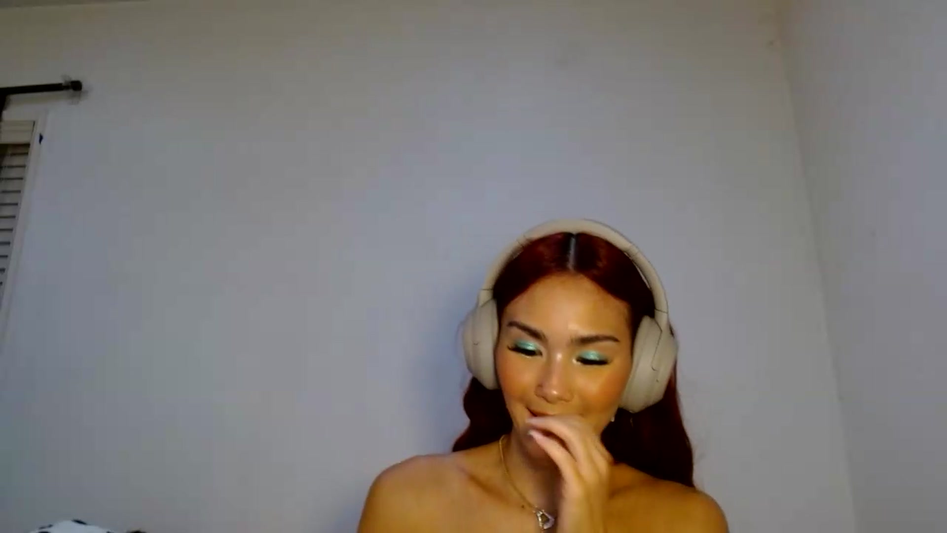 Gallery image thumbnail from scarmoonxxx's myfreecams stream on, 08/09/2026, 09:59 image 7 of 20