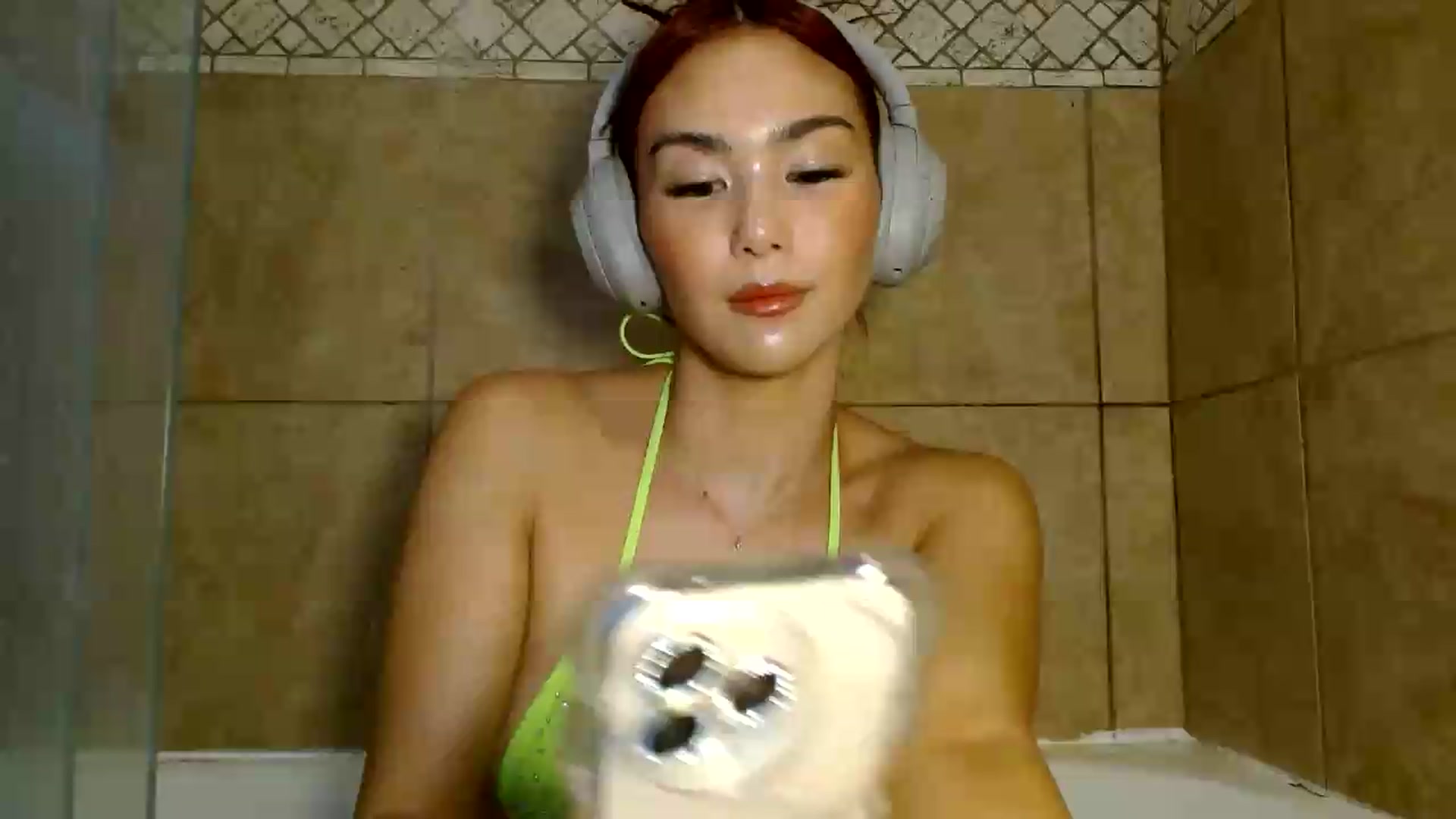 Gallery image thumbnail from scarmoonxxx's myfreecams stream on, 08/11/2026, 08:33 image 1 of 20