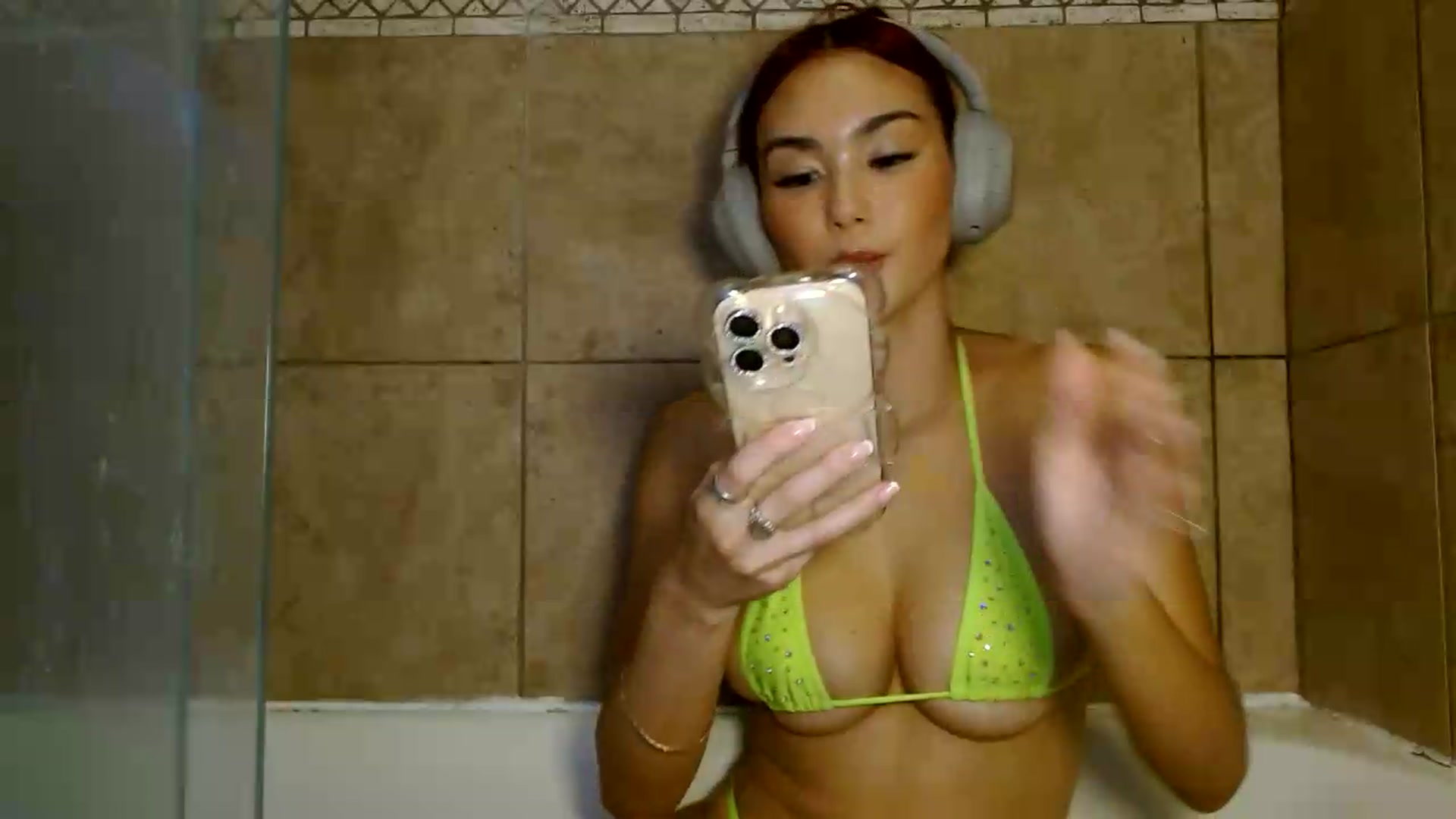 Gallery image thumbnail from scarmoonxxx's myfreecams stream on, 08/11/2026, 08:33 image 8 of 20
