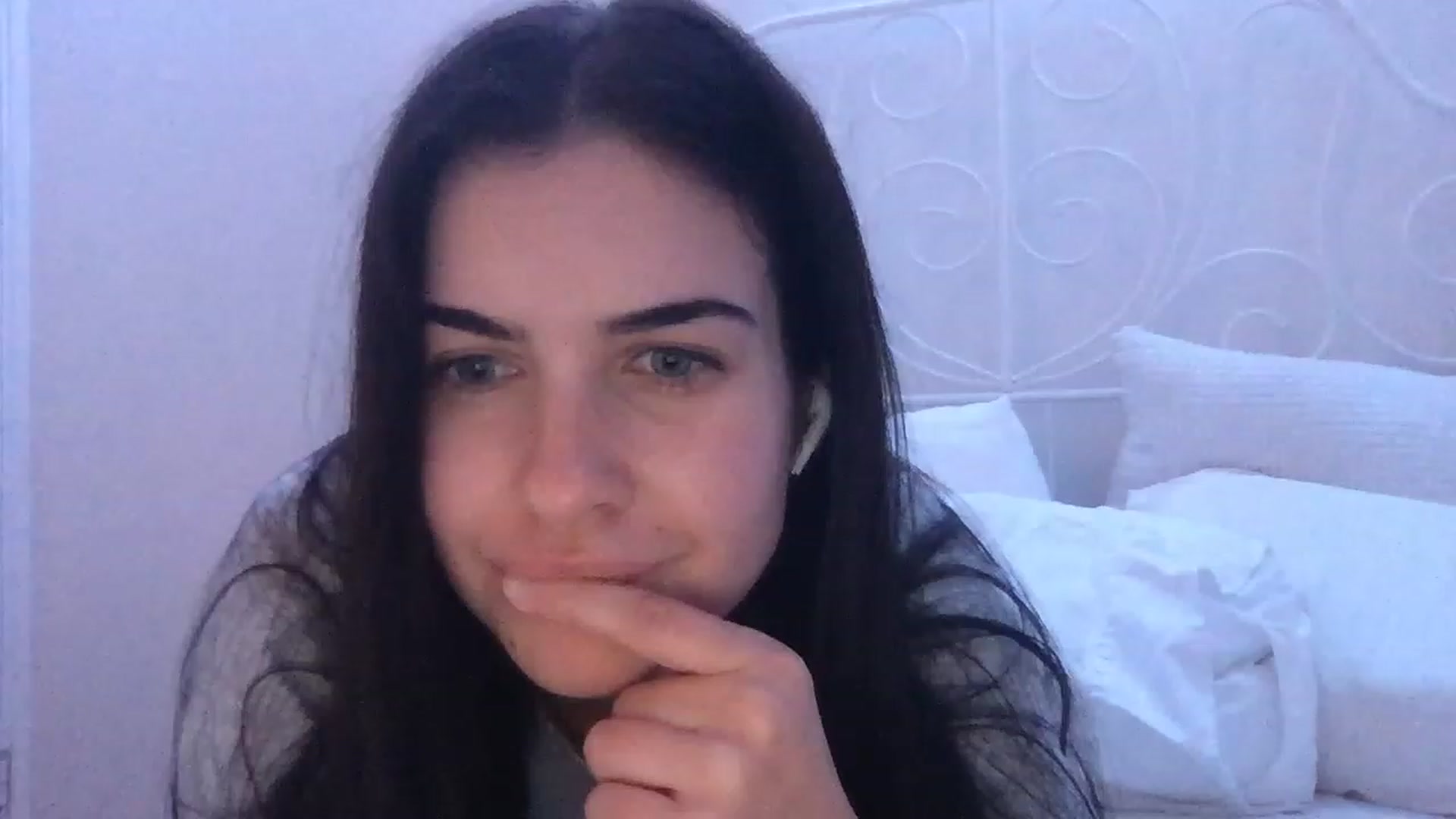 Gallery image thumbnail from secretqueen's myfreecams stream on, 11/18/2022, 12:04 image 2 of 20
