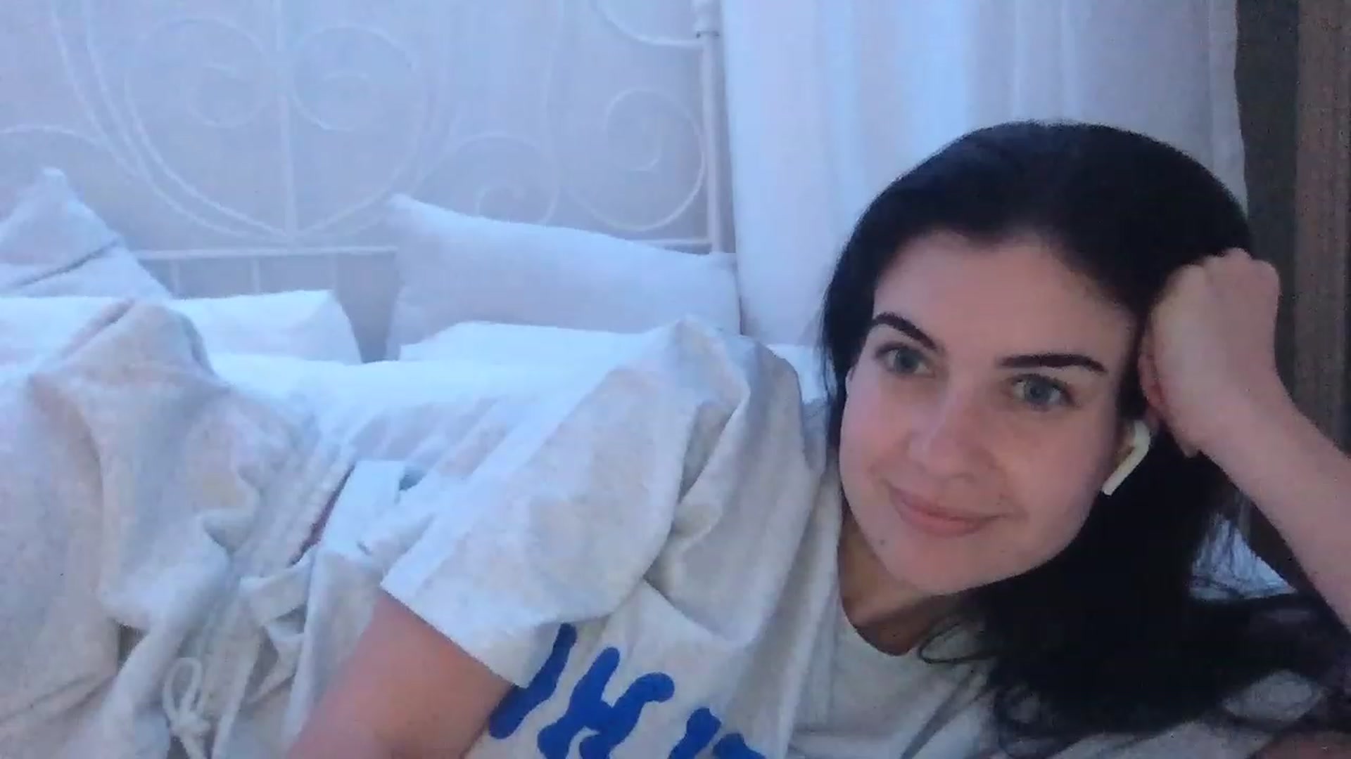 Gallery image thumbnail from secretqueen's myfreecams stream on, 11/18/2022, 13:00 image 3 of 20
